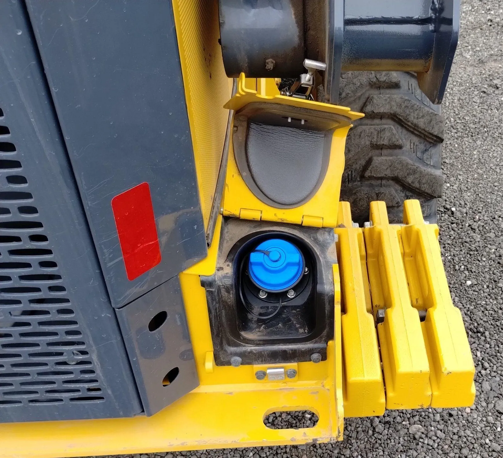 2022 John Deere 330G