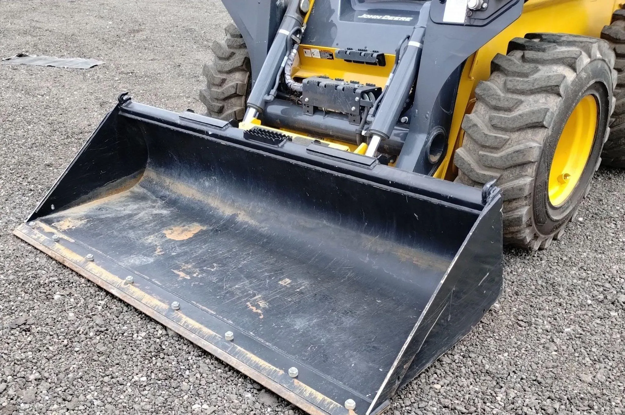 2022 John Deere 330G