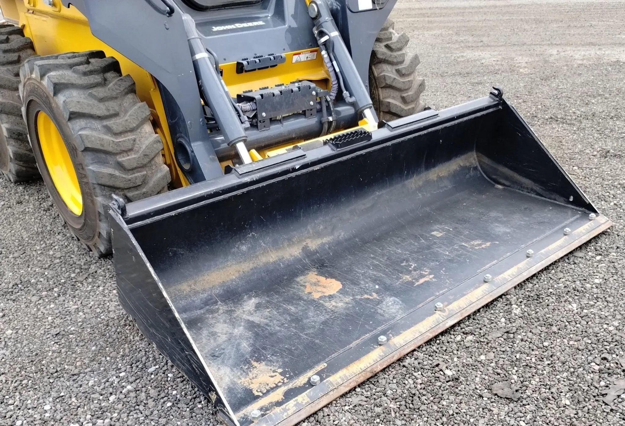 2022 John Deere 330G
