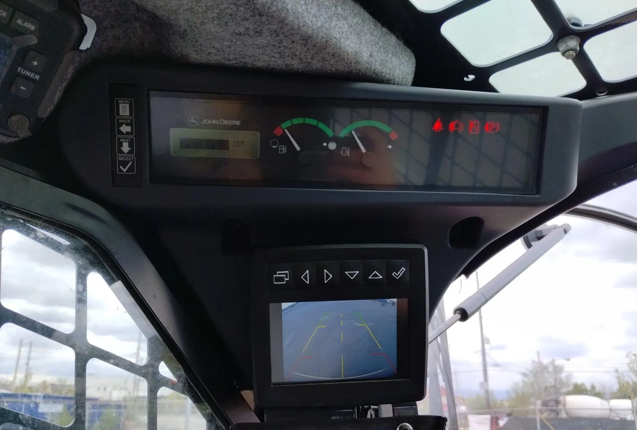 2022 John Deere 330G