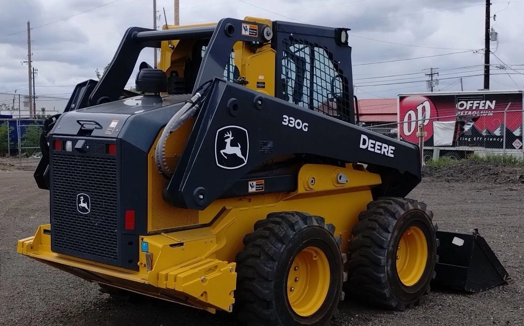 2022 John Deere 330G