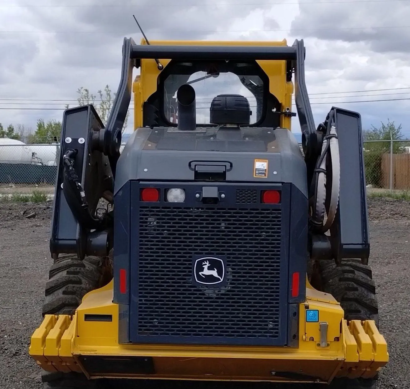 2022 John Deere 330G