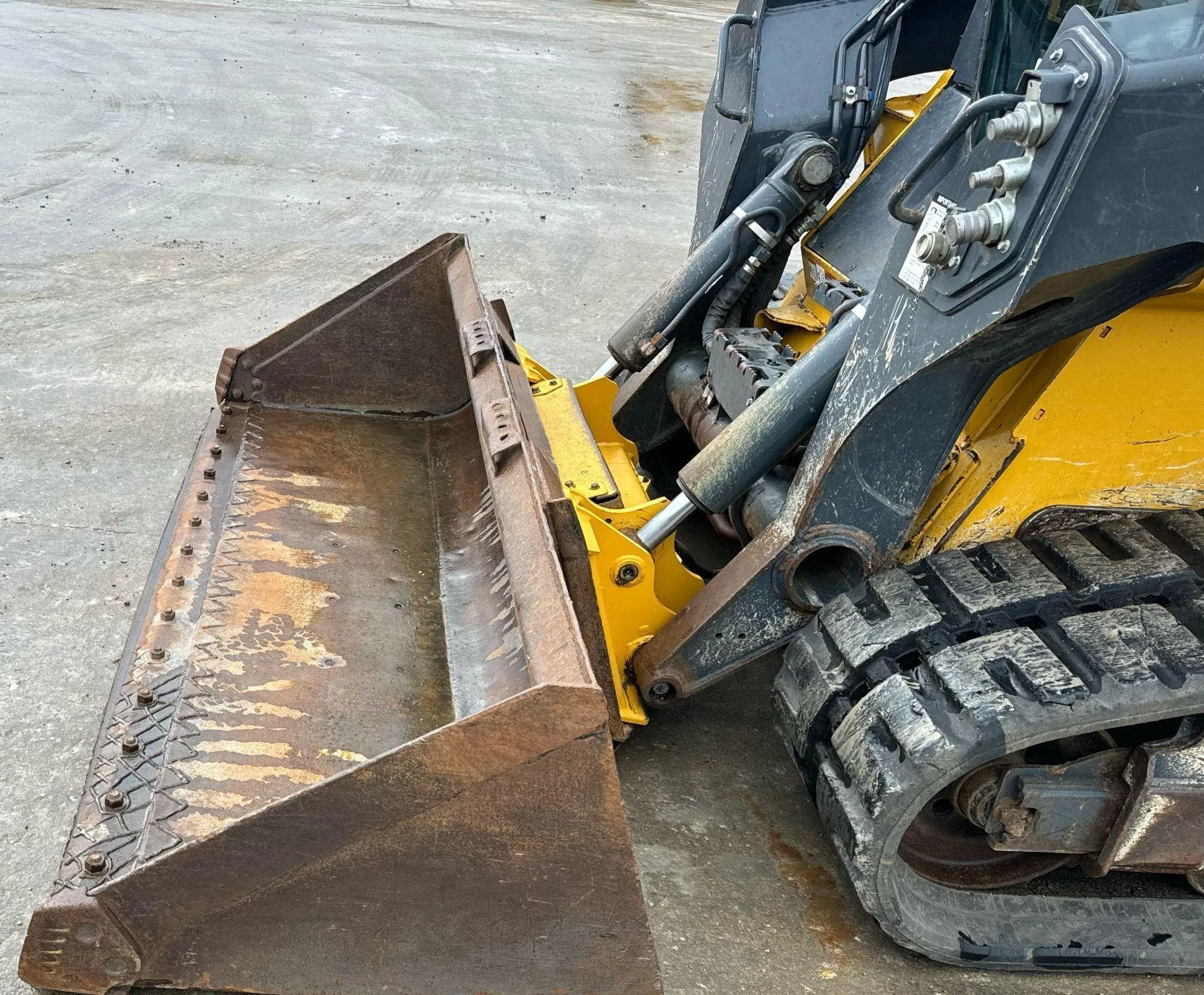 2022 John Deere 333G