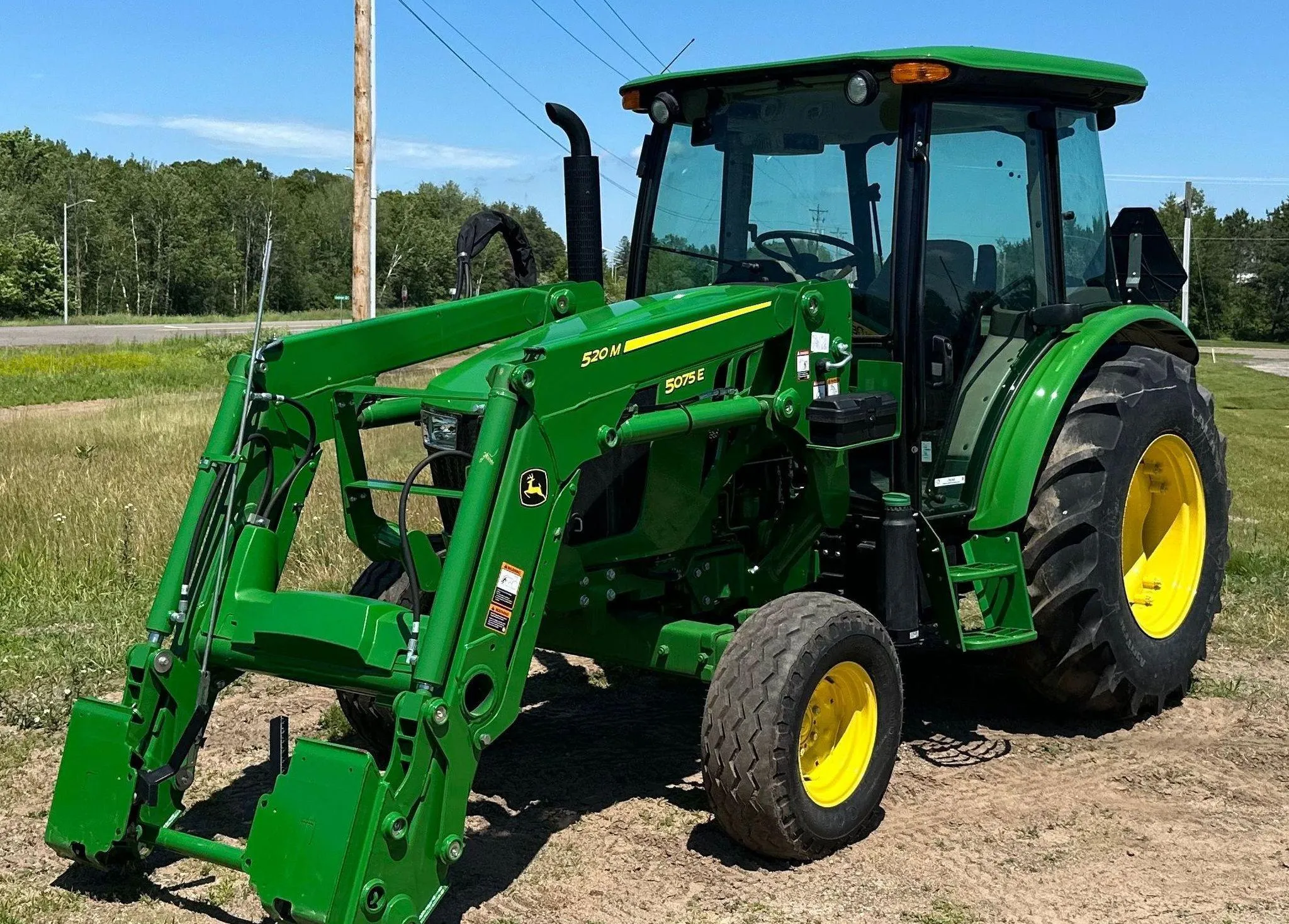 2021 John Deere 2021 John Deere 5075E alt