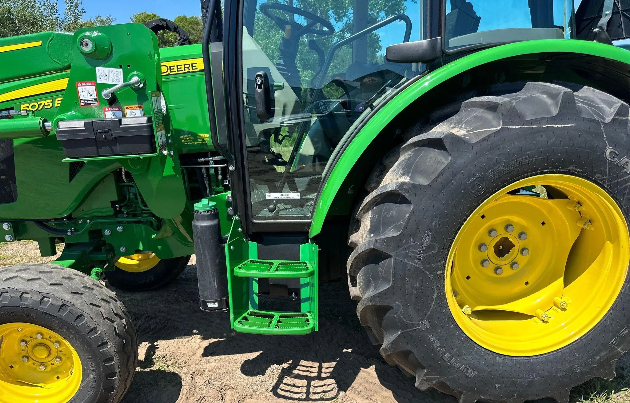 2021 John Deere 5075E