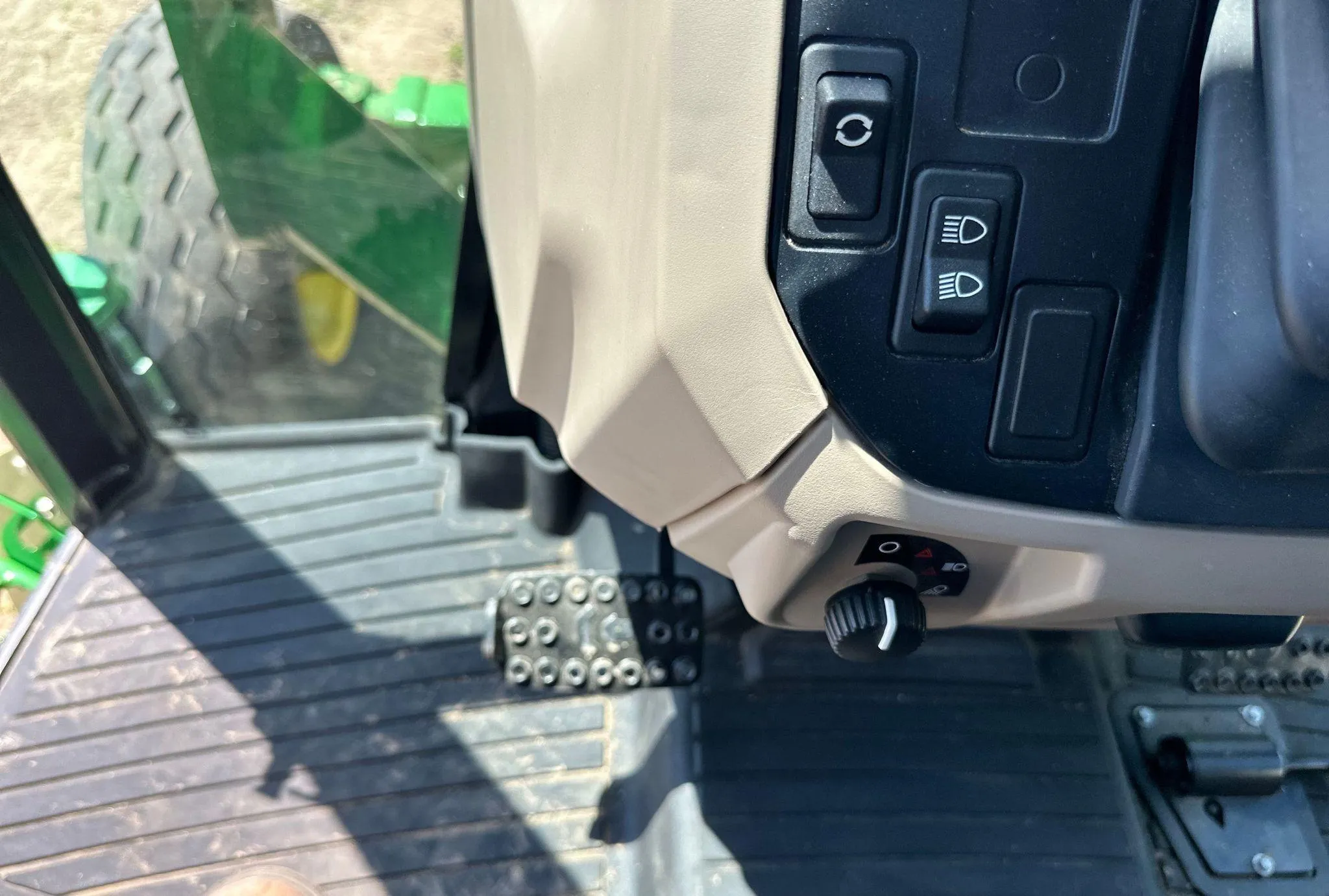 2021 John Deere 5075E