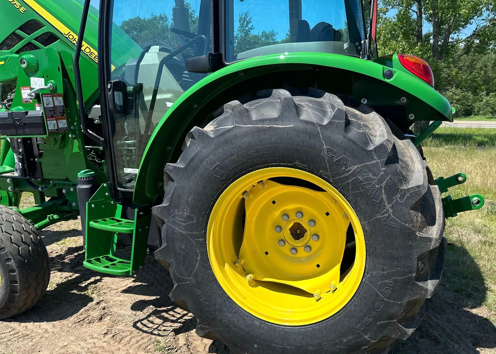 2021 John Deere 5075E