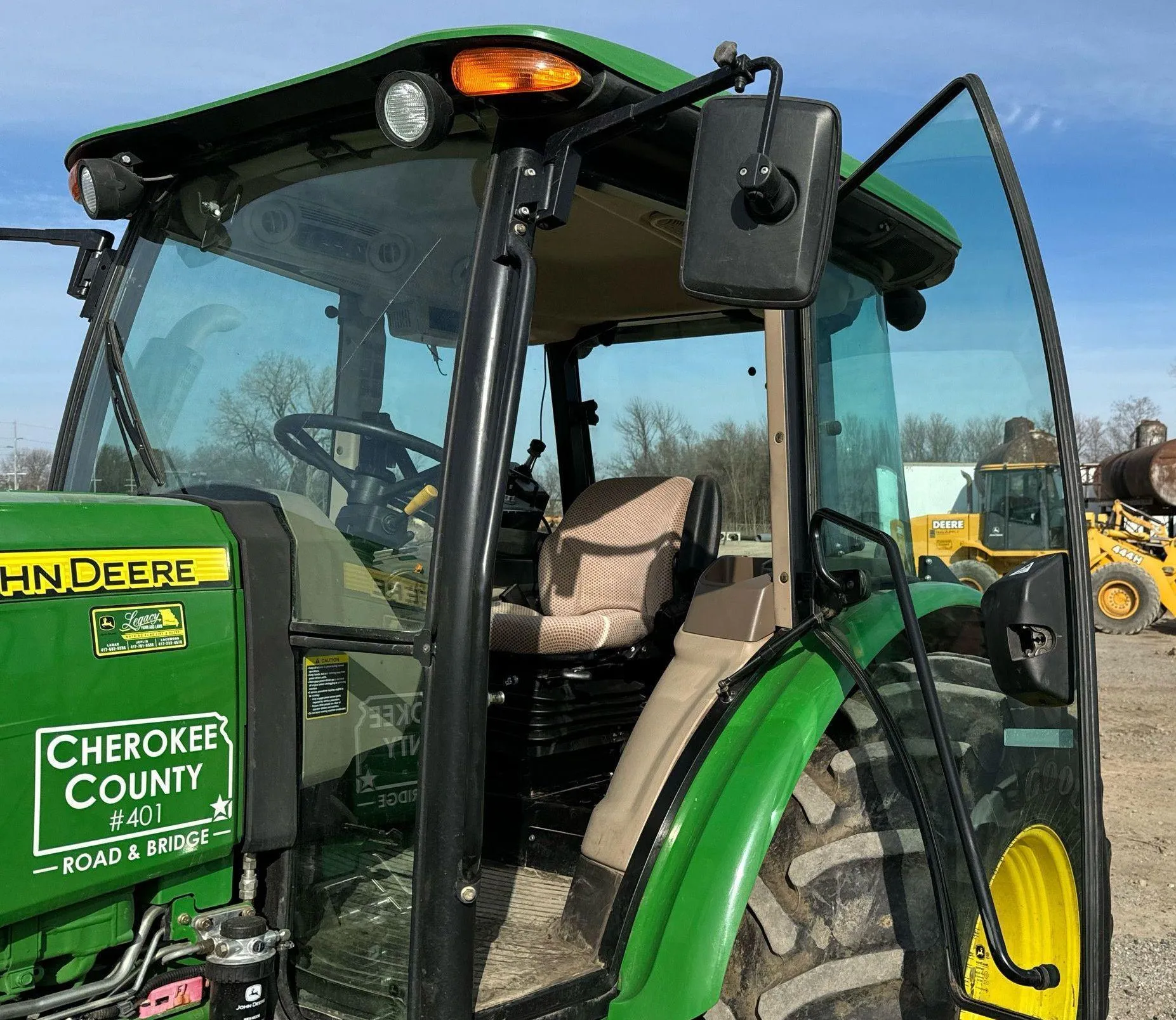 2014 John Deere 5100E MFWD
