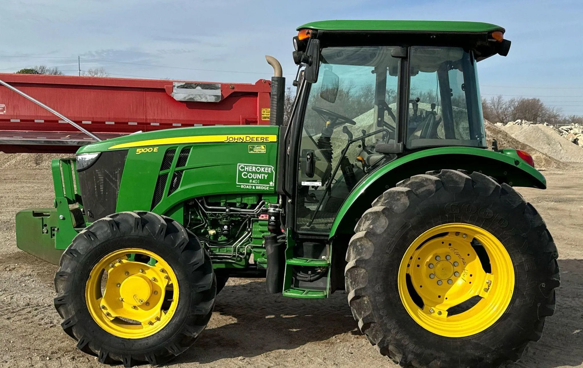 2014 John Deere 5100E MFWD