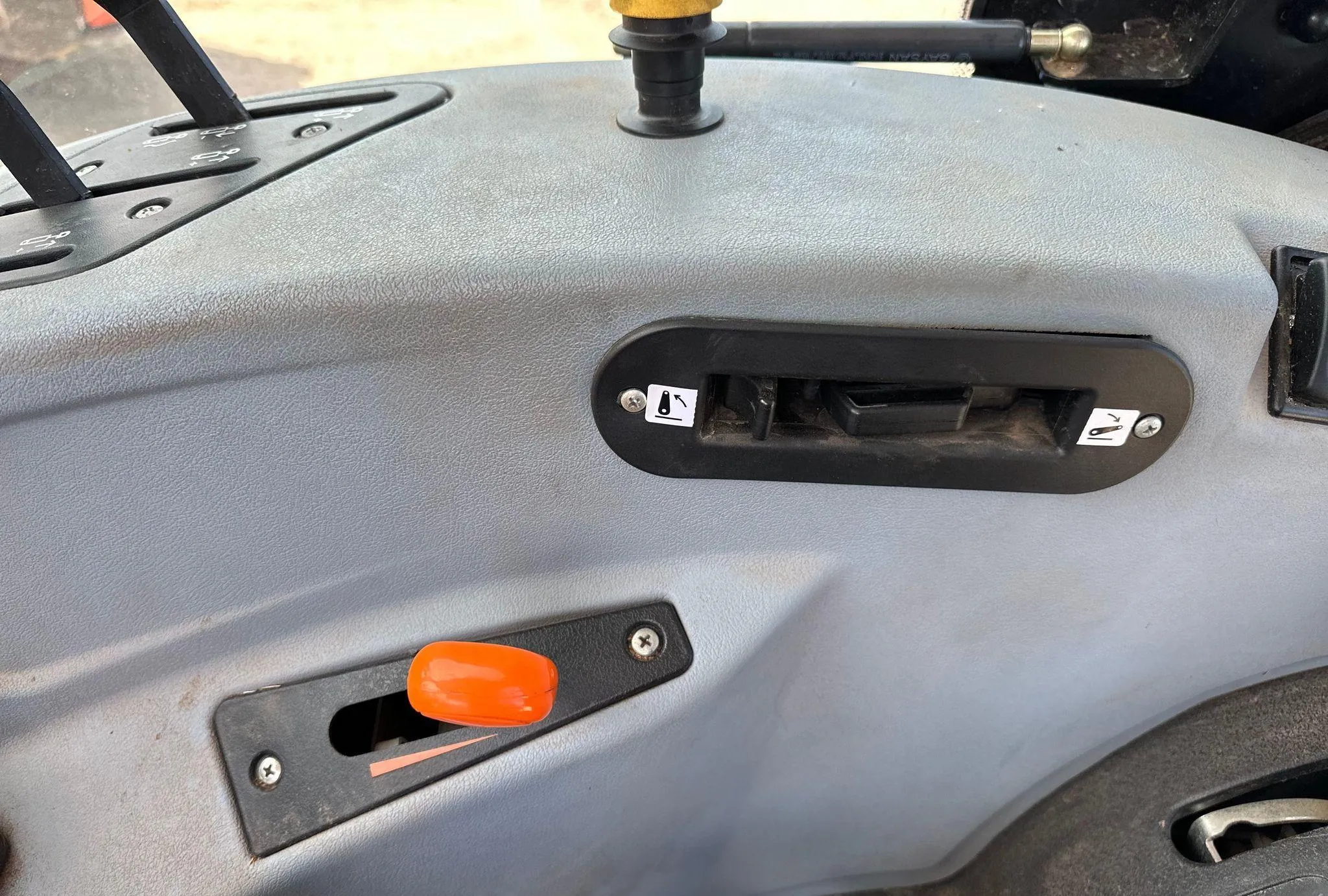 2020 New Holland Workmaster 120 MFWD