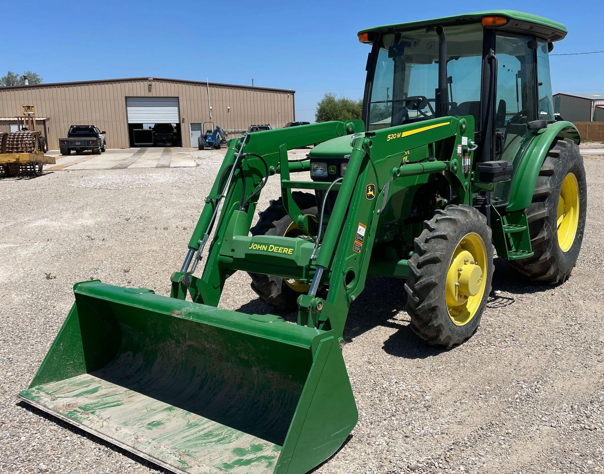 2018 John Deere 2018 John Deere 5075E MFWD alt
