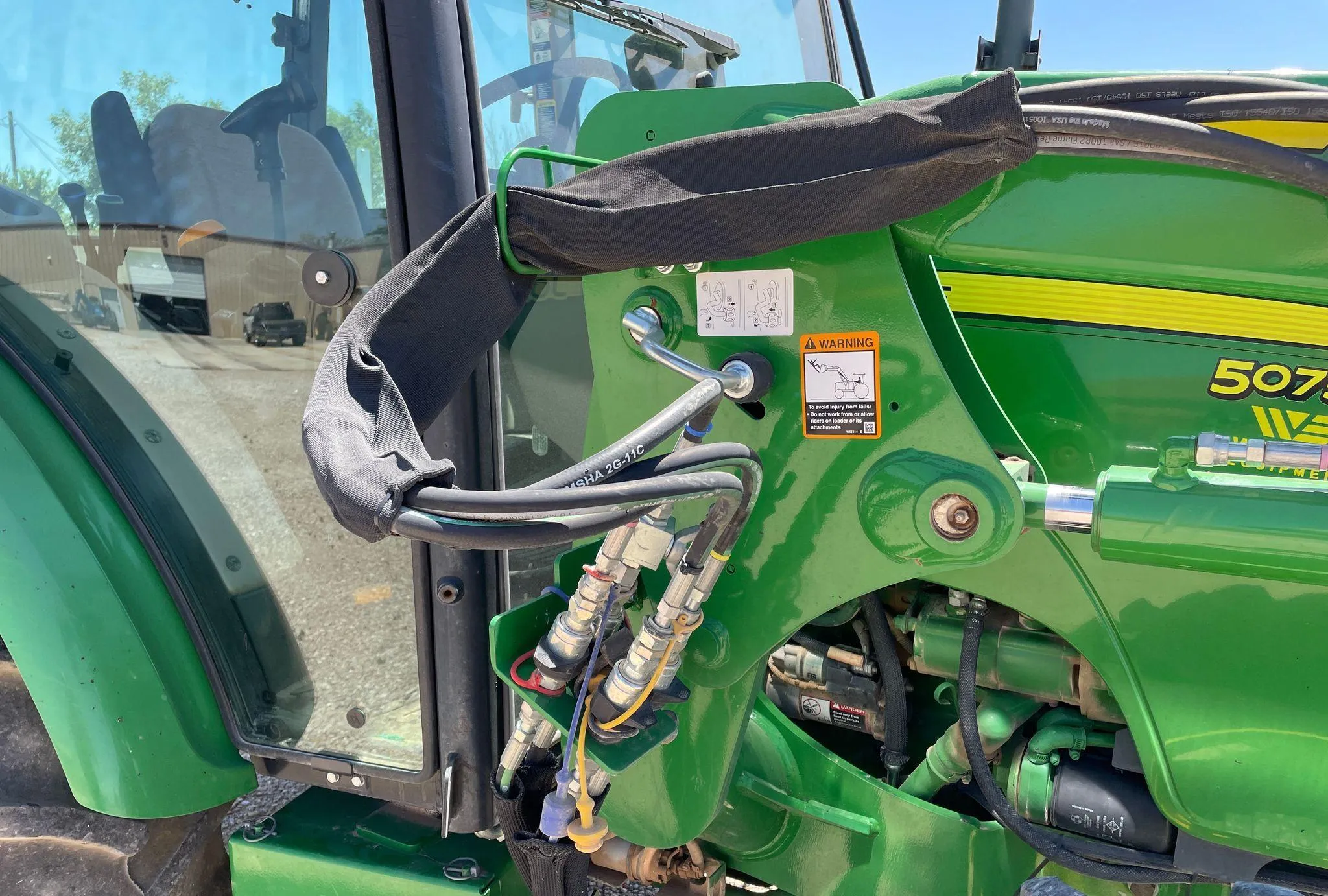 2018 John Deere 5075E MFWD