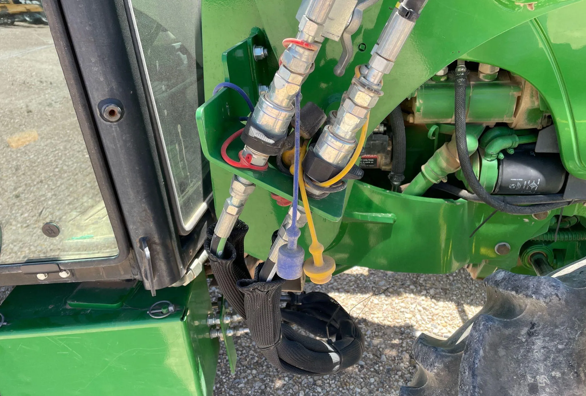 2018 John Deere 5075E MFWD