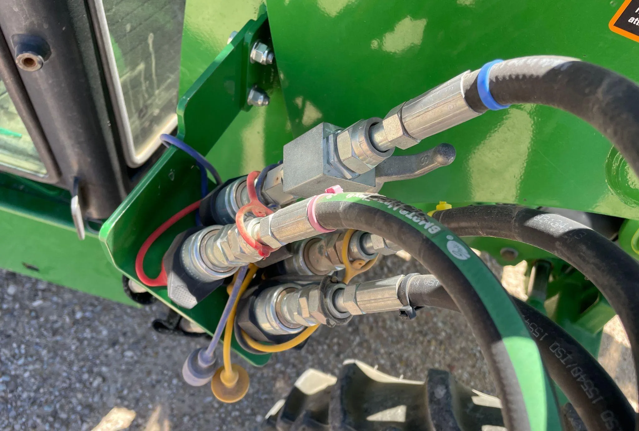 2018 John Deere 5075E MFWD