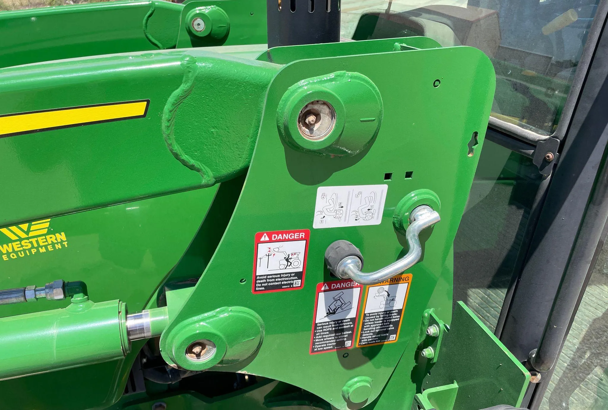 2018 John Deere 5075E MFWD