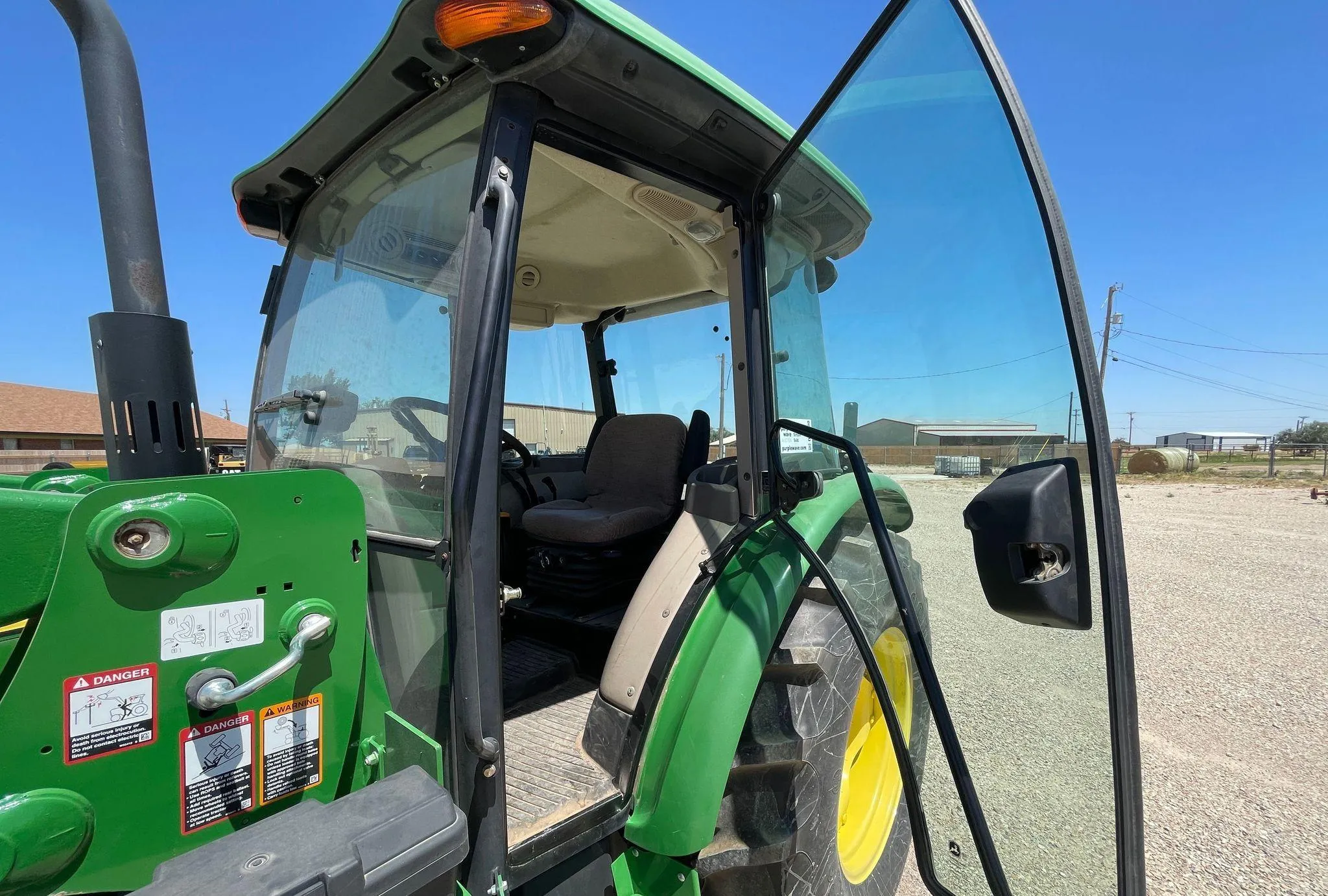 2018 John Deere 5075E MFWD