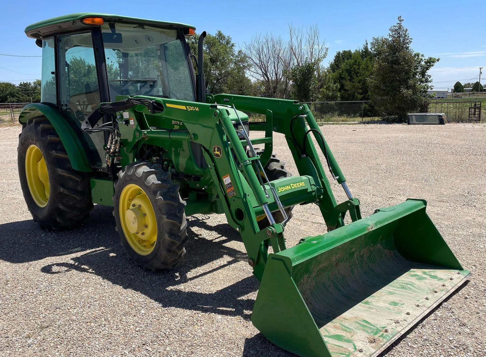 2018 John Deere 5075E MFWD
