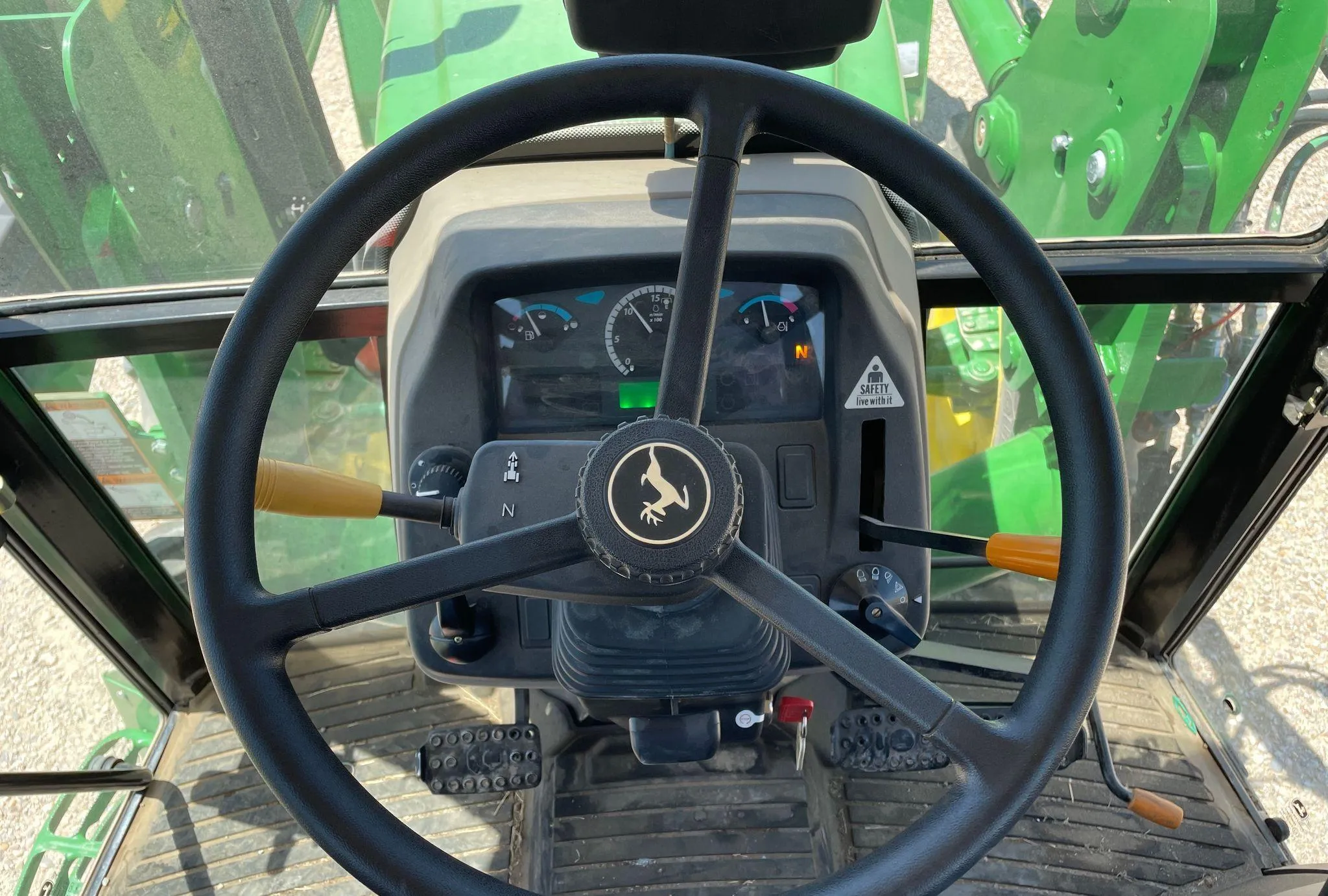 2018 John Deere 5075E MFWD