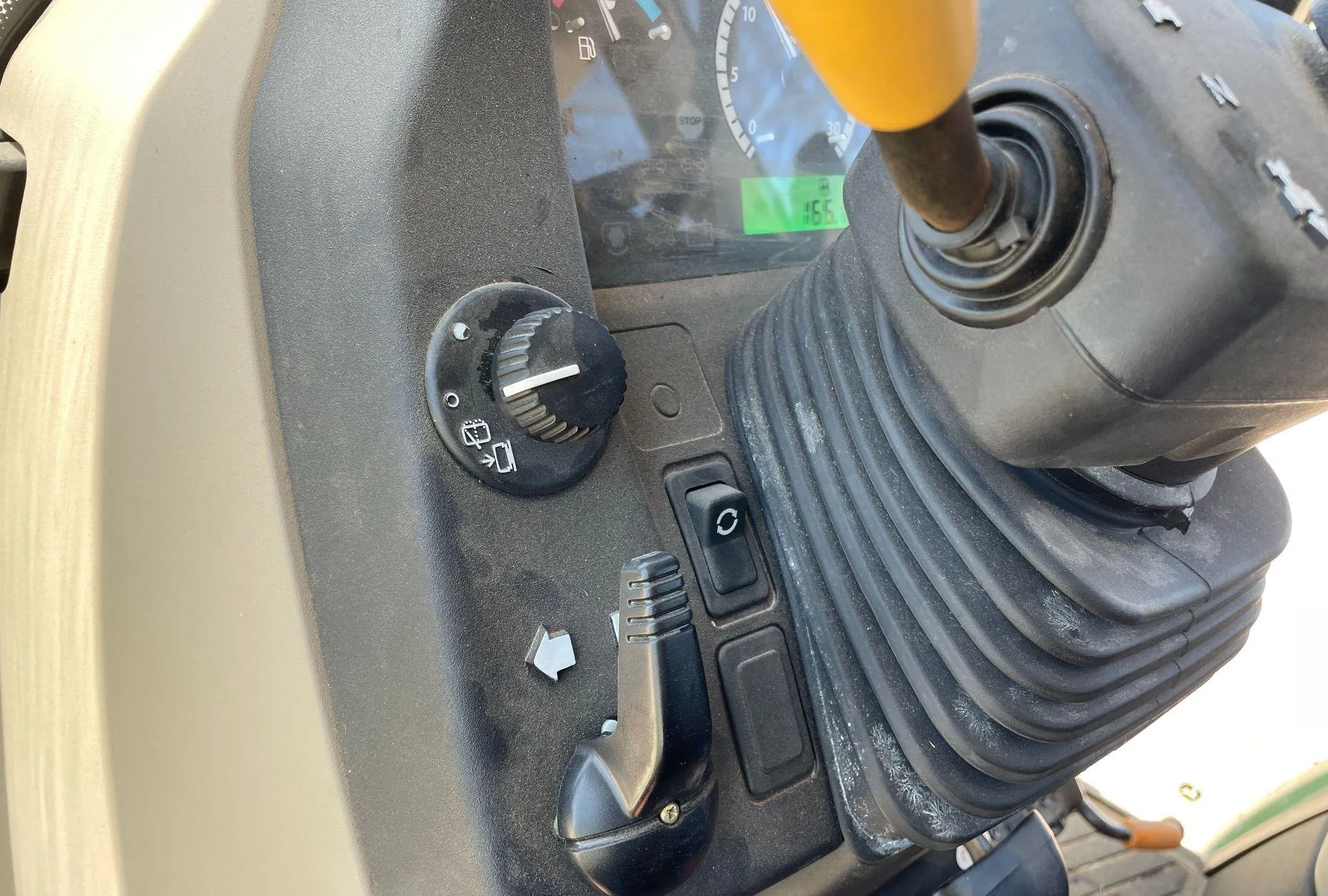 2018 John Deere 5075E MFWD