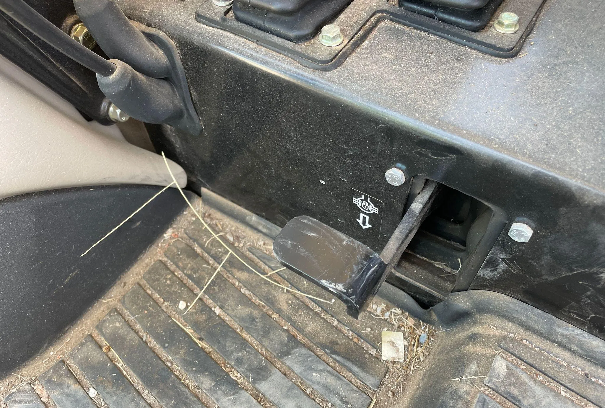 2018 John Deere 5075E MFWD