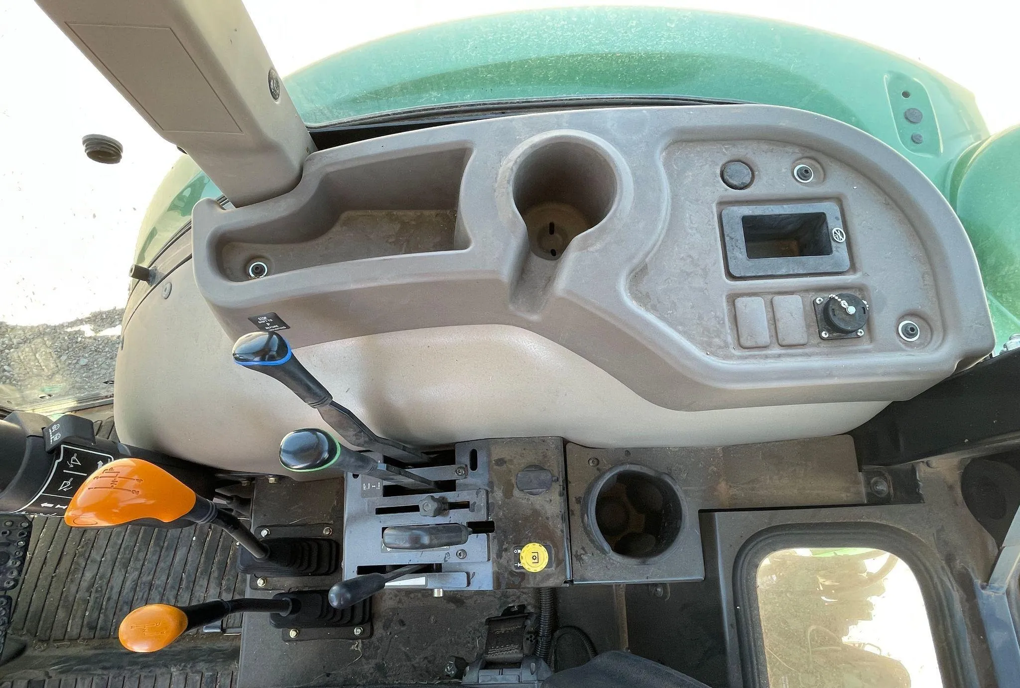 2018 John Deere 5075E MFWD