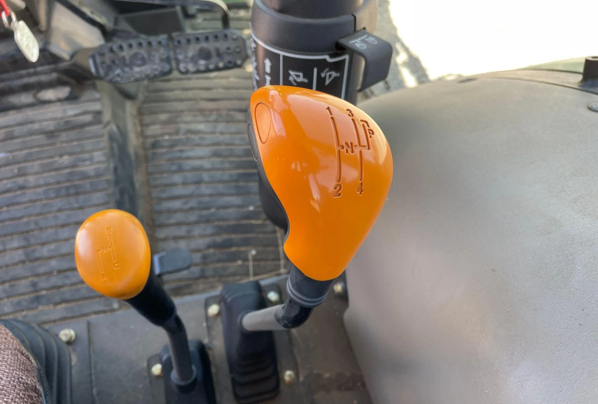 2018 John Deere 5075E MFWD