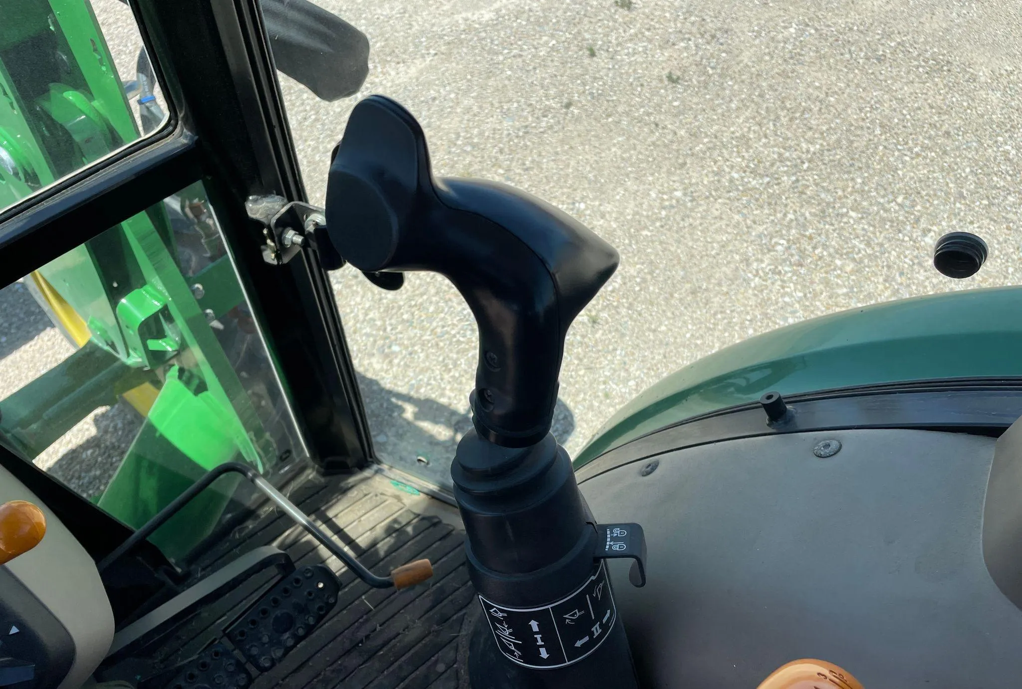 2018 John Deere 5075E MFWD