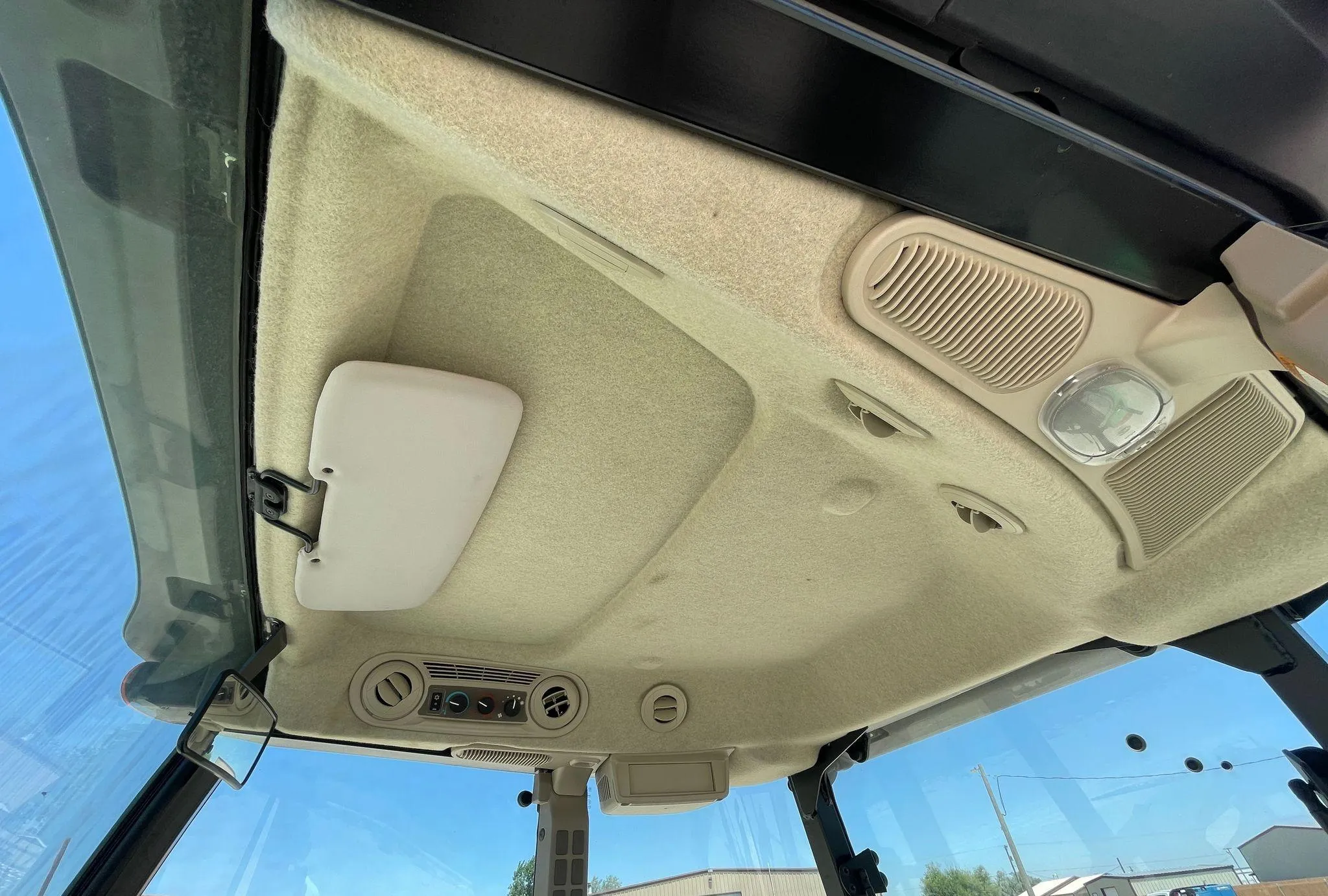 2018 John Deere 5075E MFWD