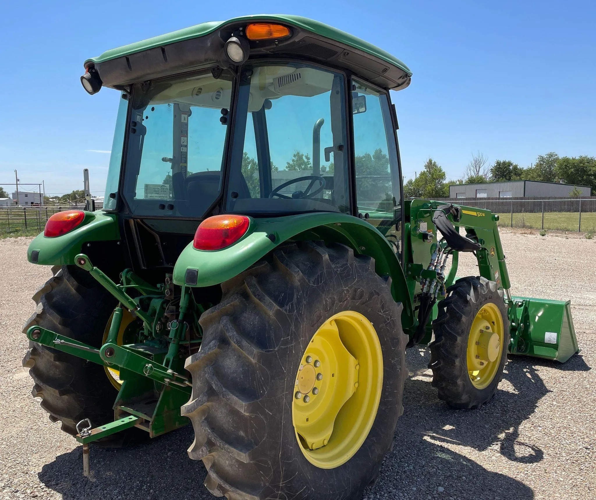 2018 John Deere 5075E MFWD