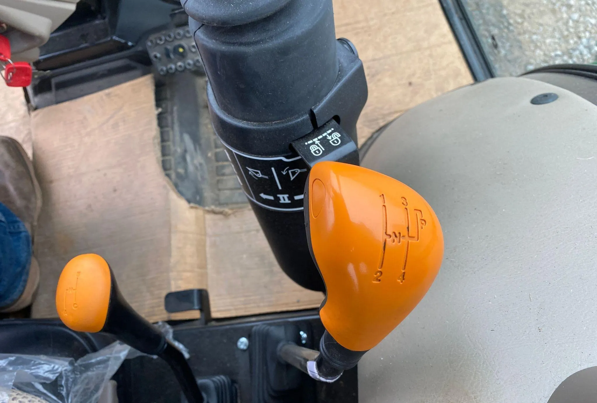 2022 John Deere 5065E MFWD