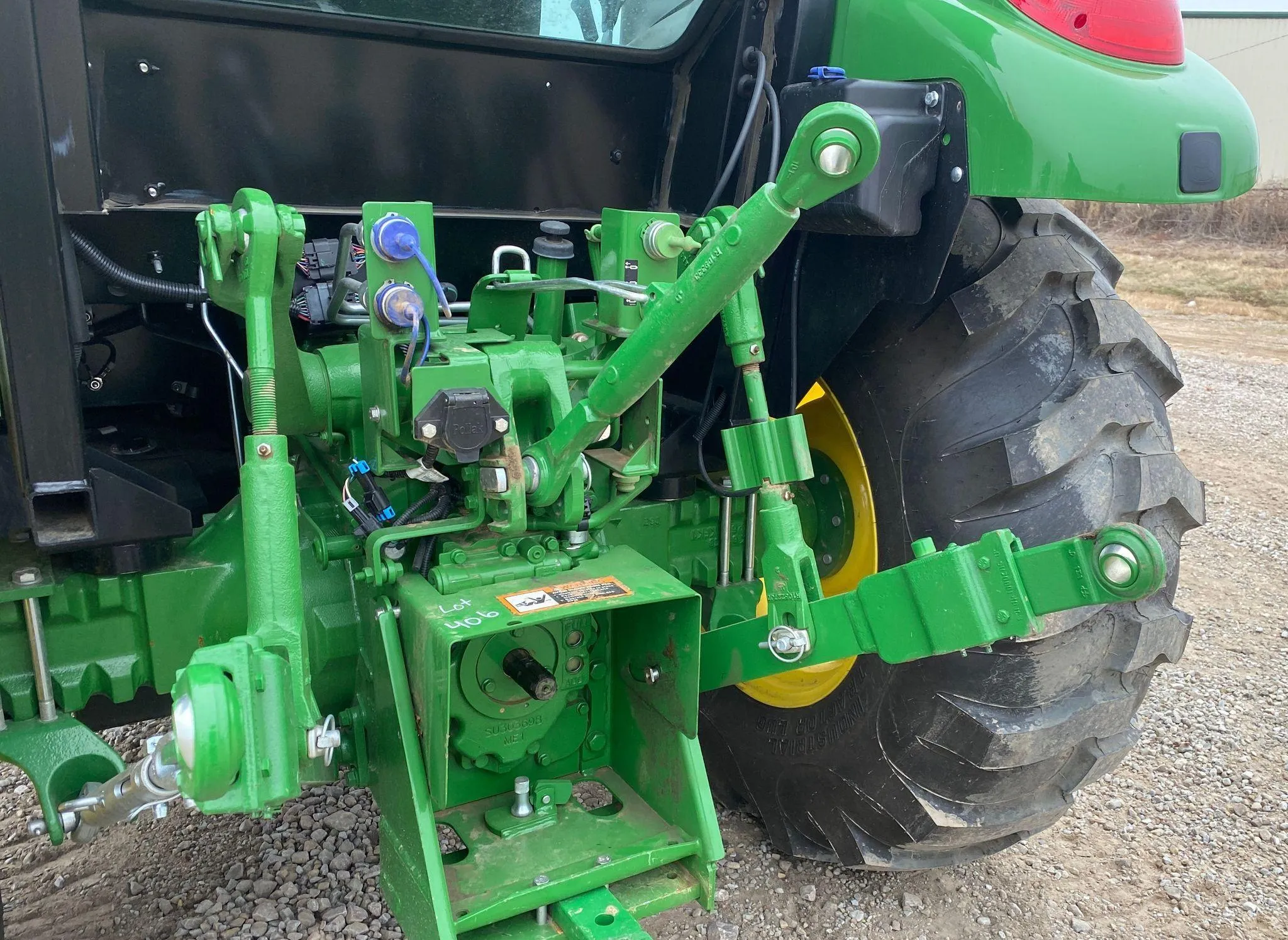 2022 John Deere 5065E MFWD