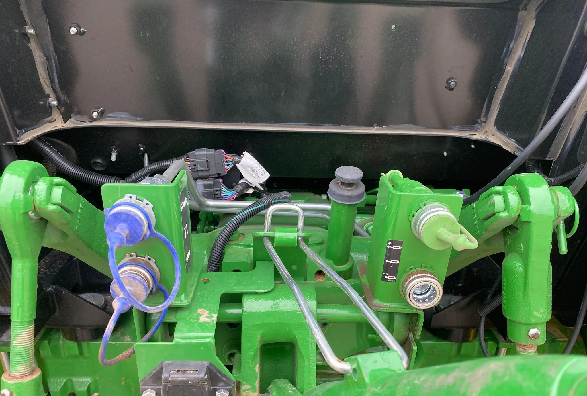 2022 John Deere 5065E MFWD