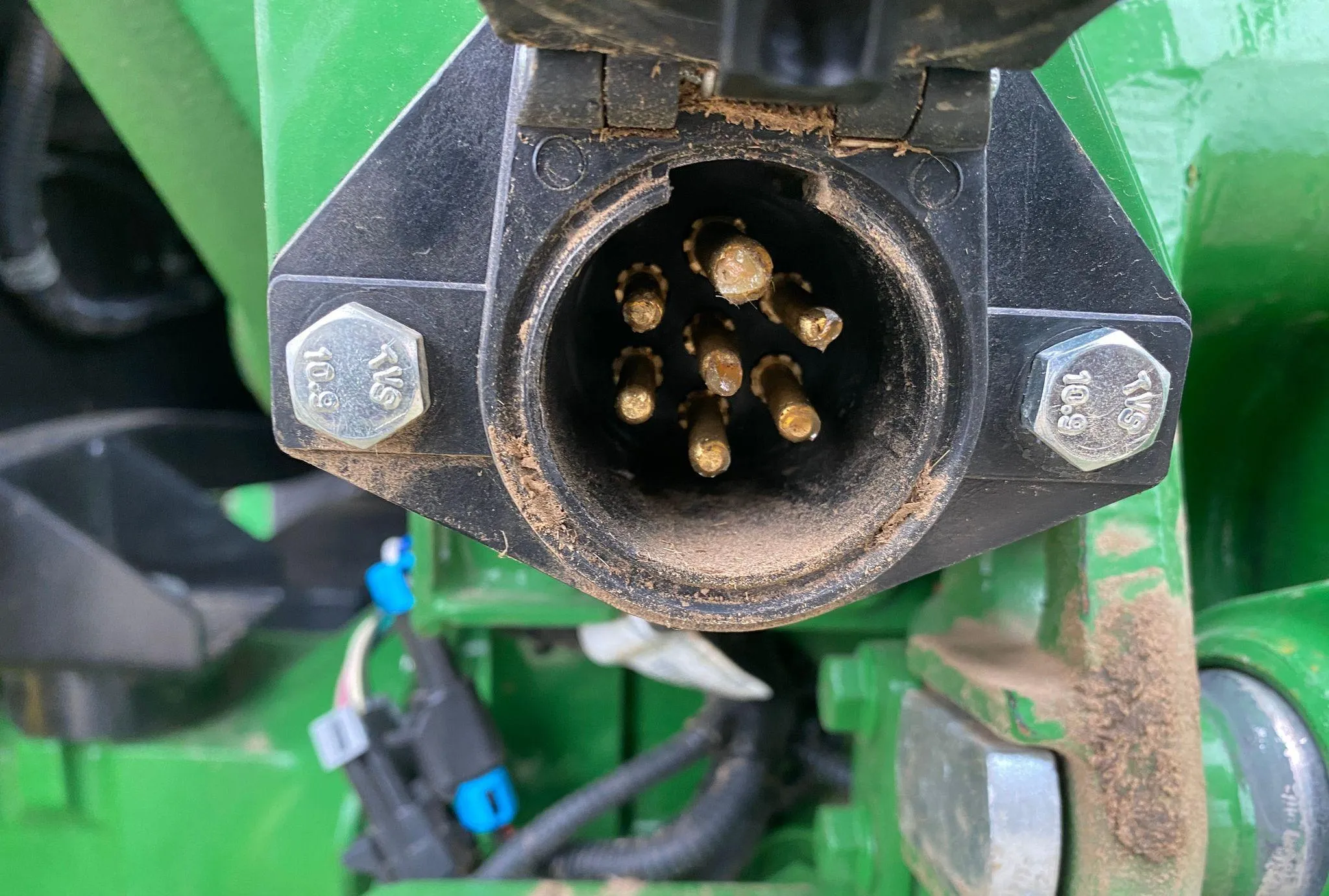2022 John Deere 5065E MFWD