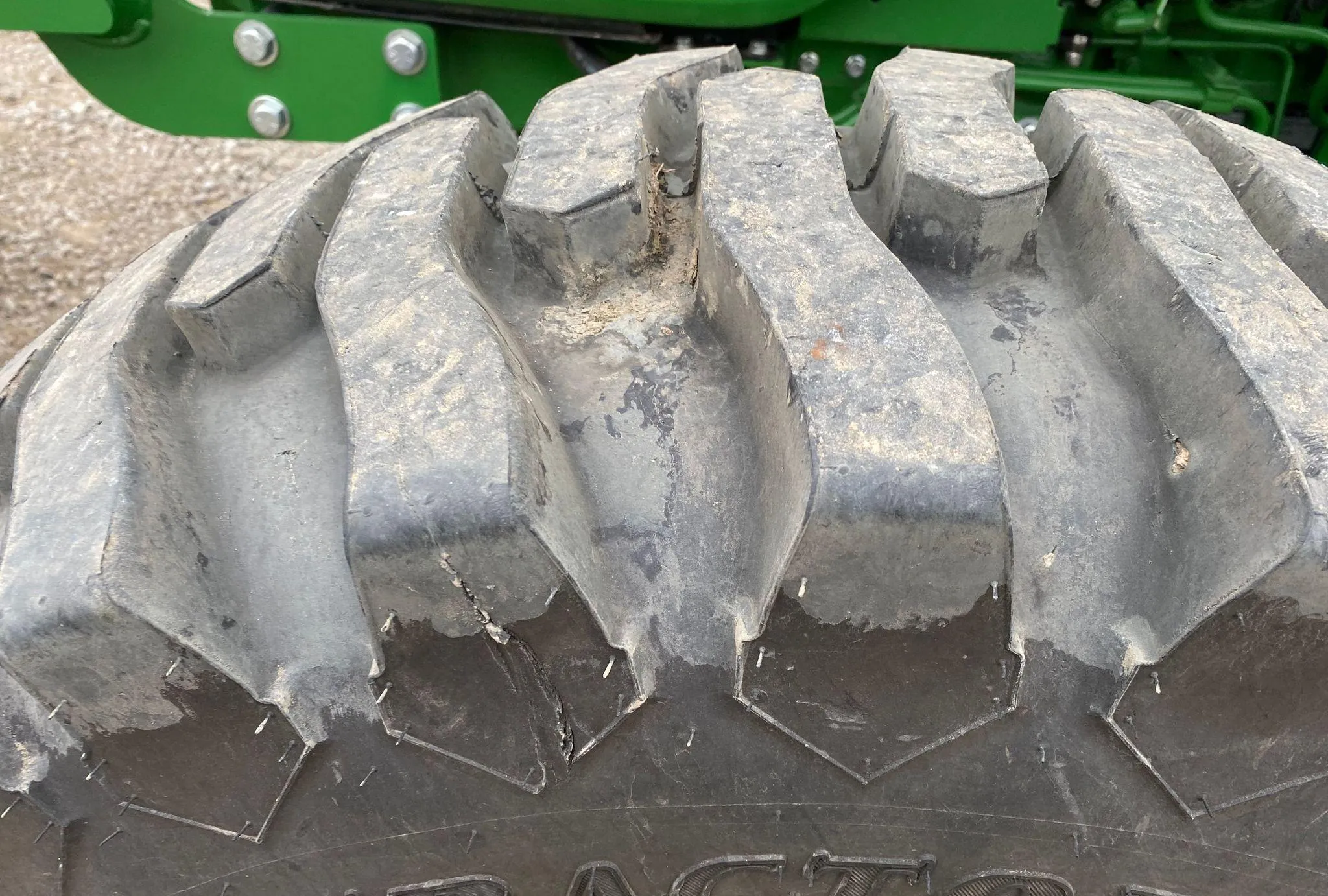 2022 John Deere 5065E MFWD