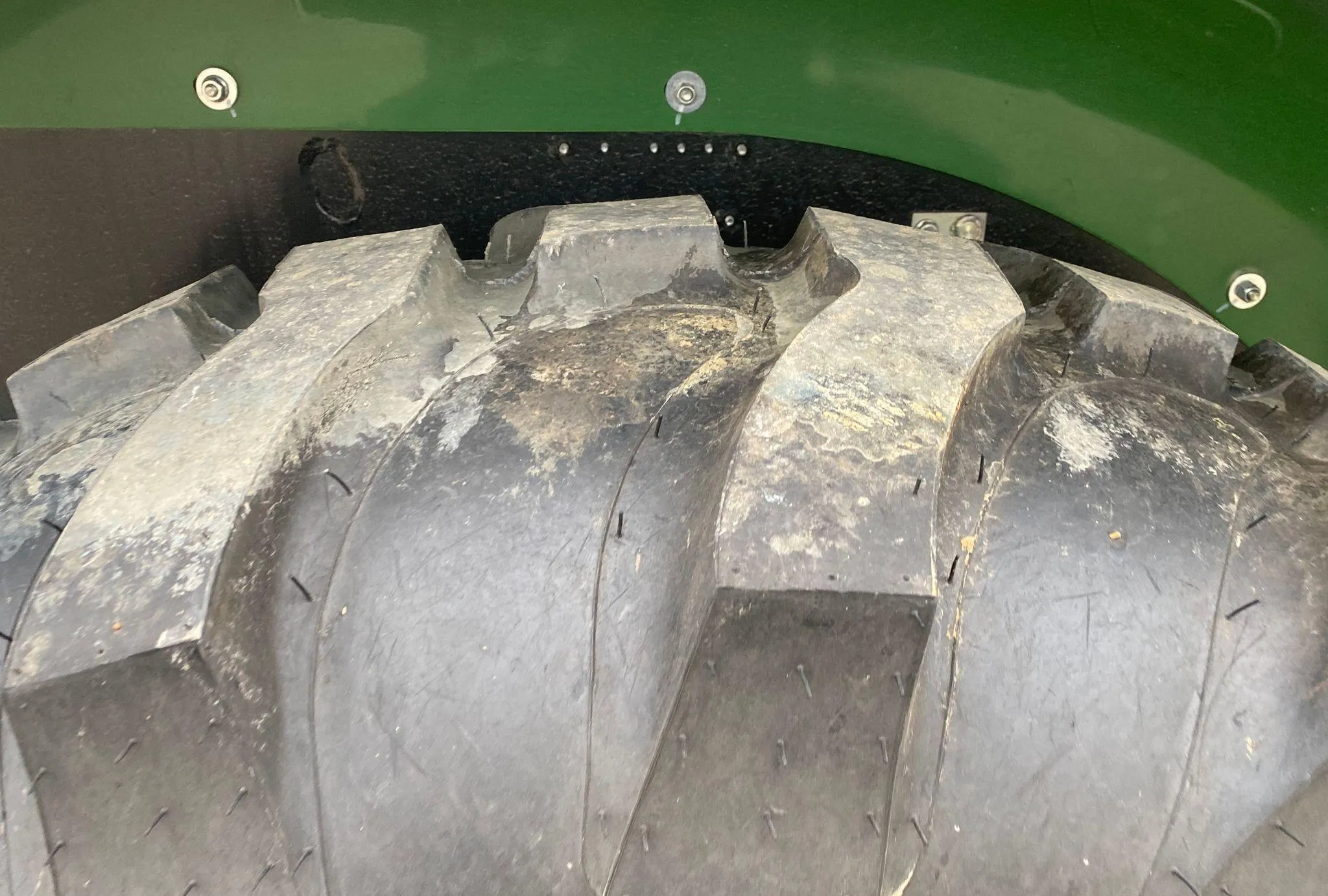 2022 John Deere 5065E MFWD