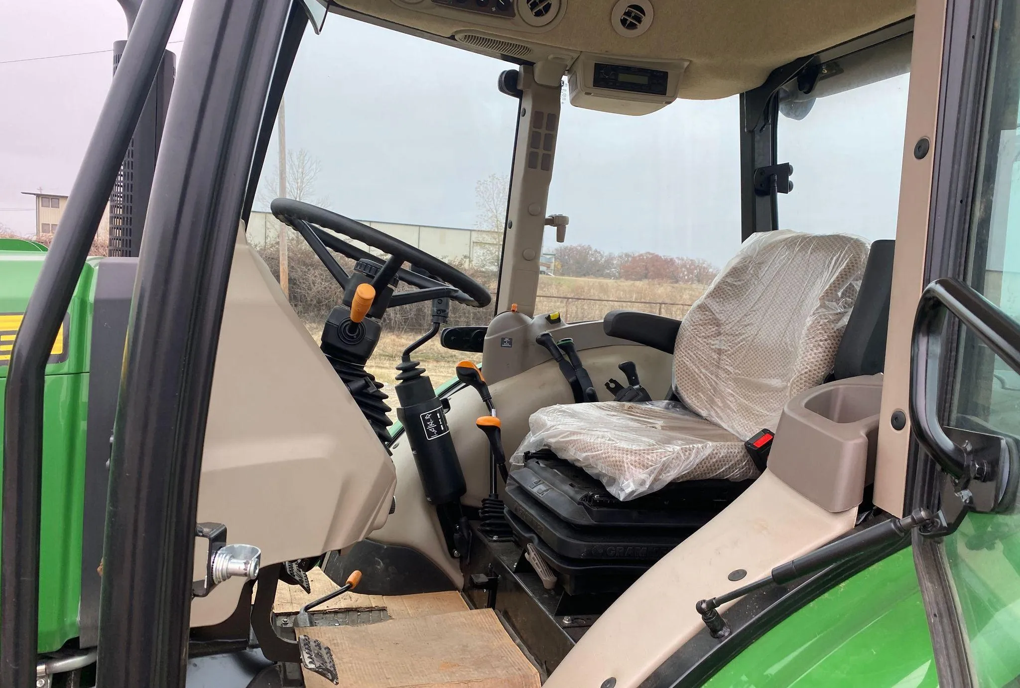 2022 John Deere 5065E MFWD
