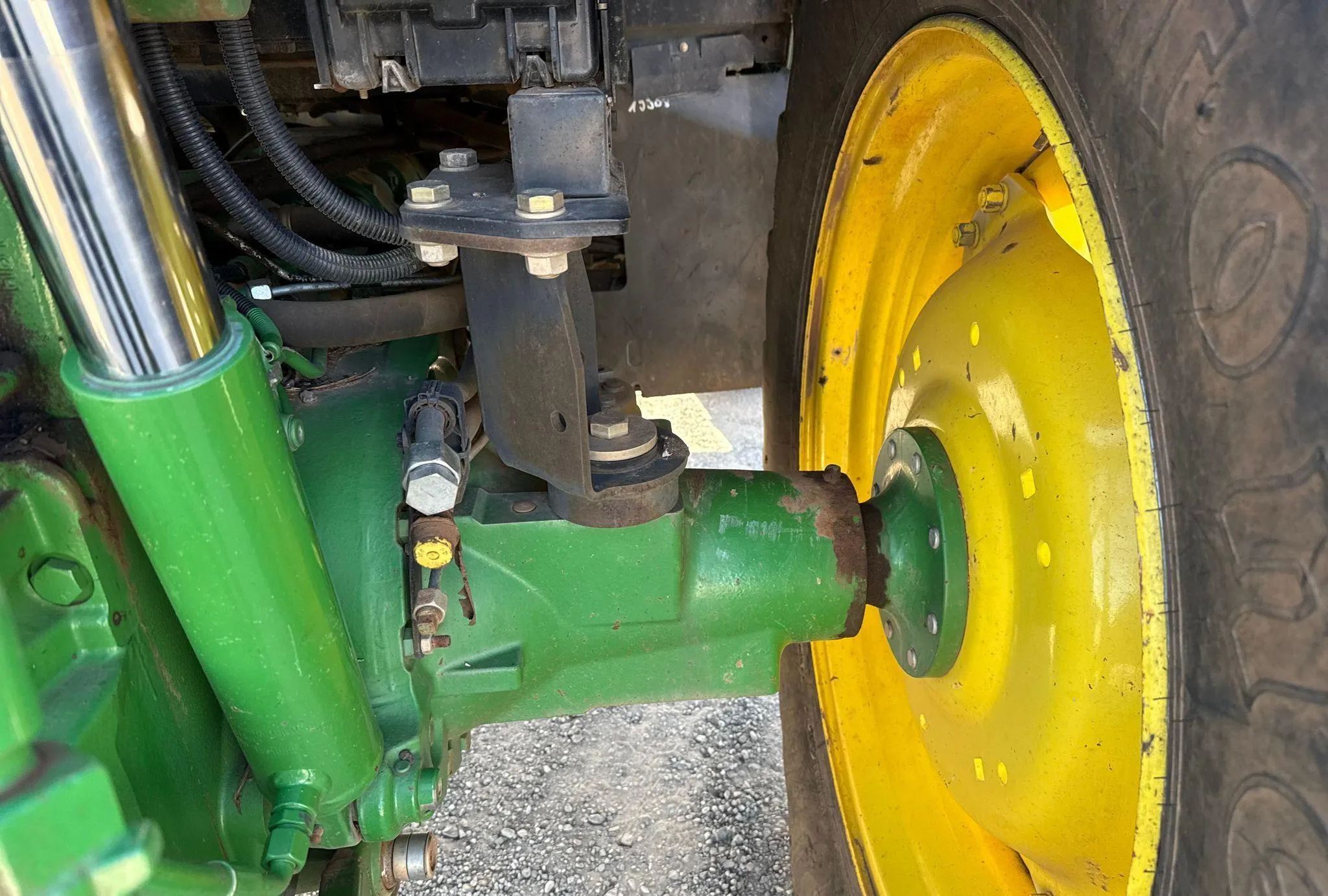 2016 John Deere 6110M MFWD