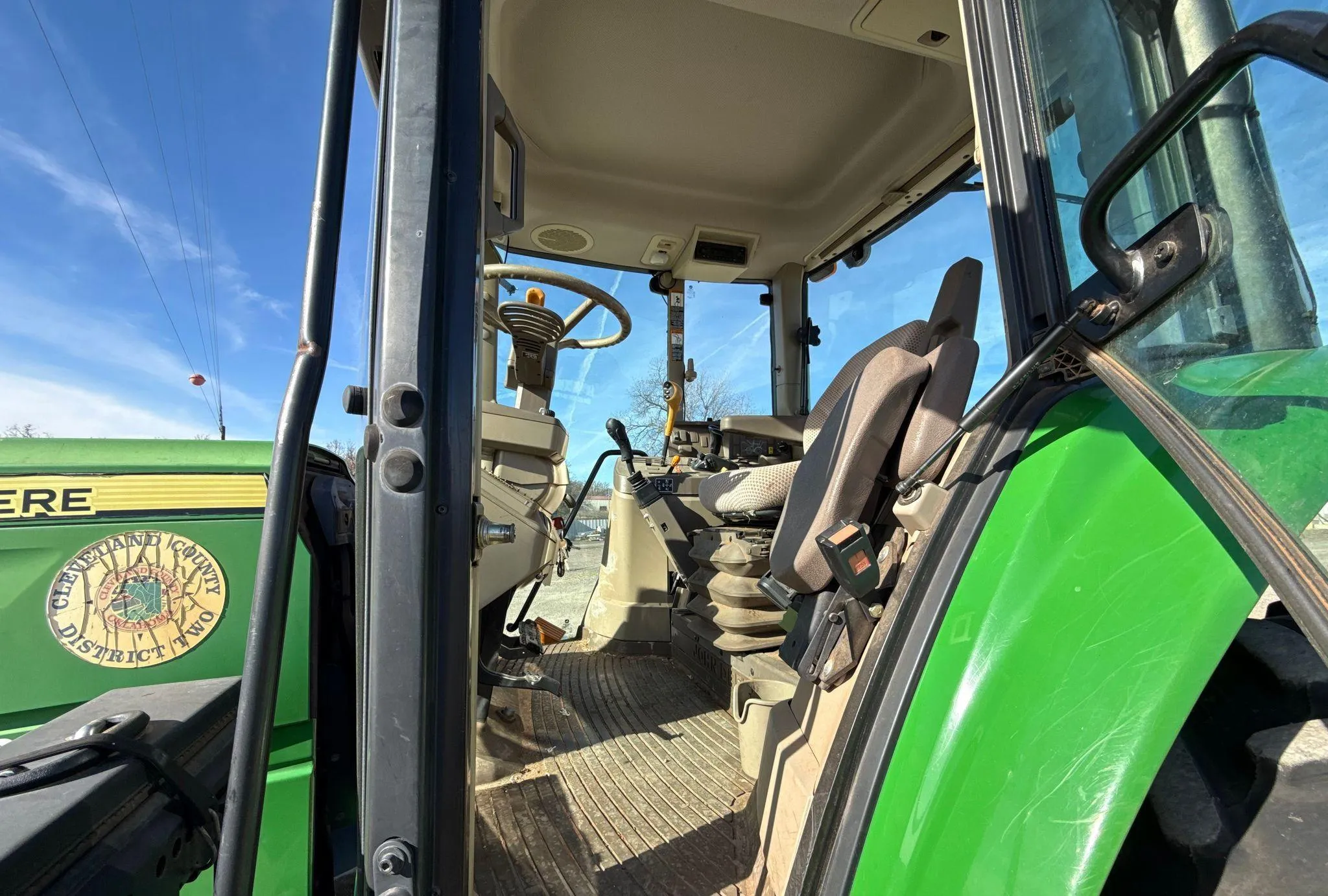 2016 John Deere 6110M MFWD