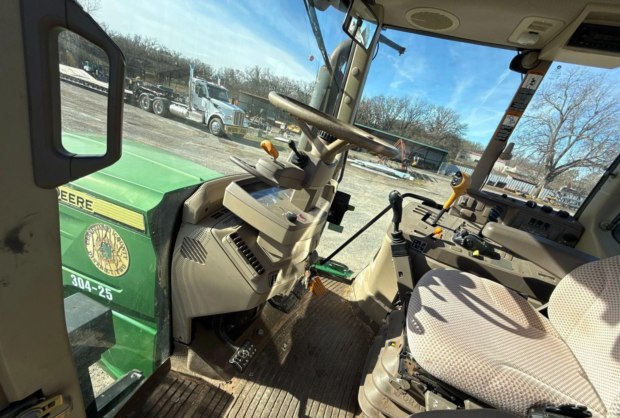 2016 John Deere 6110M MFWD