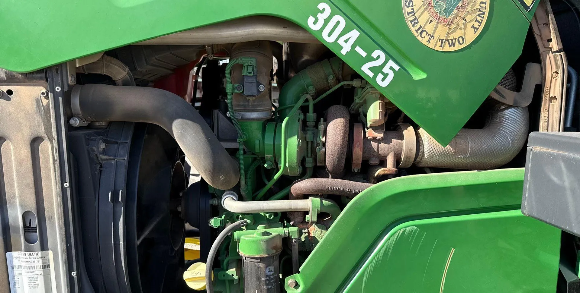 2016 John Deere 6110M MFWD