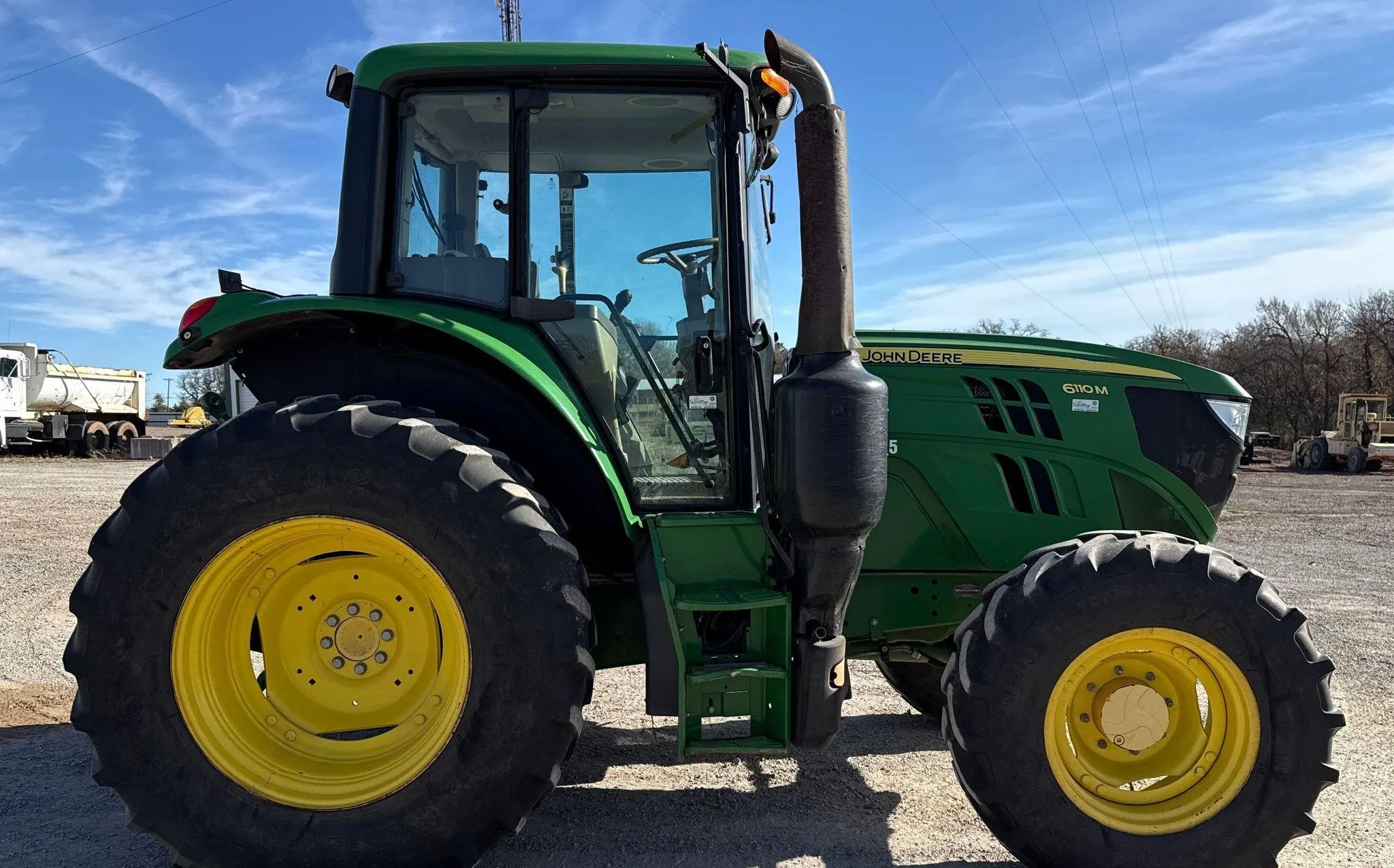 2016 John Deere 6110M MFWD