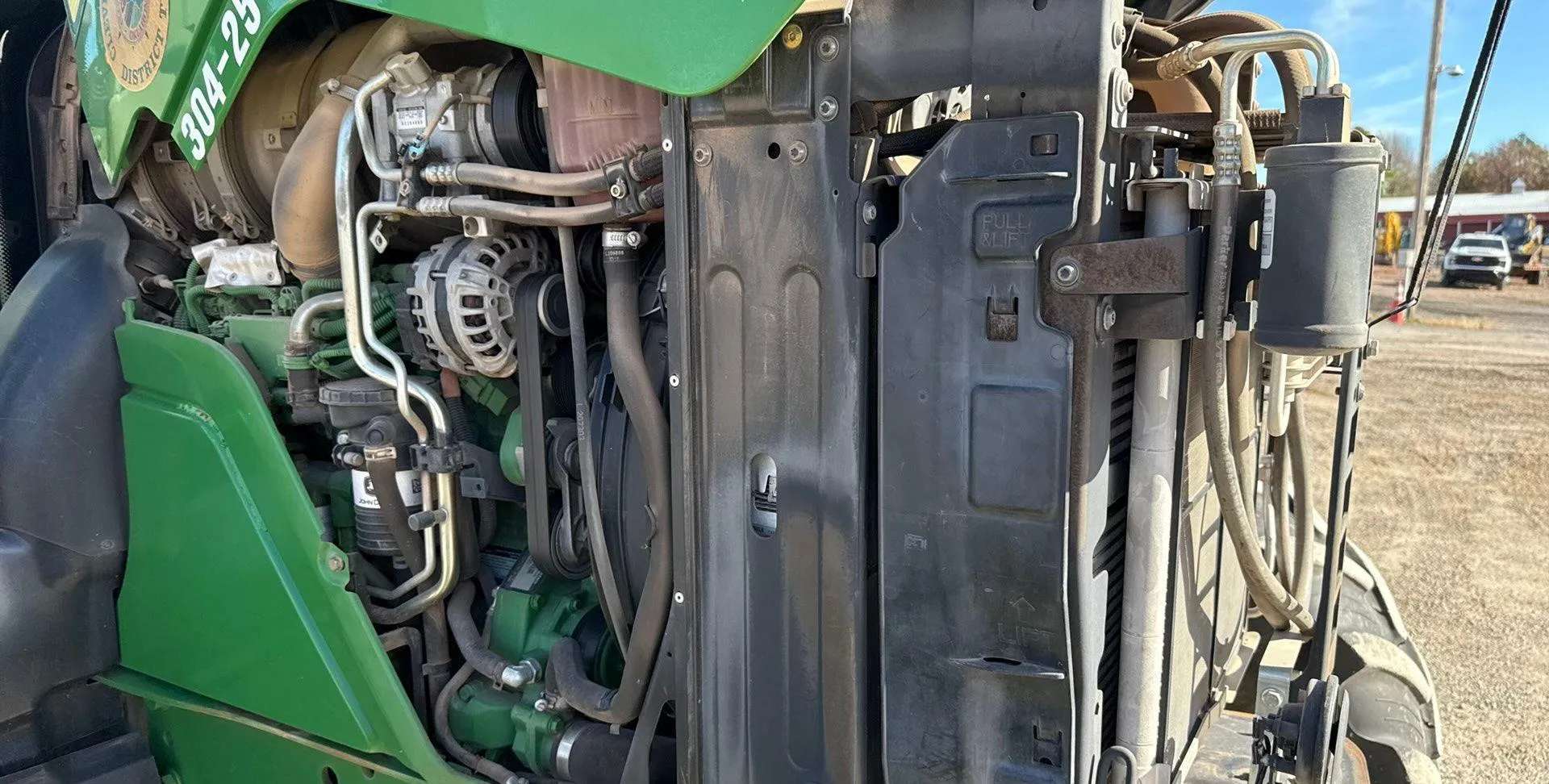 2016 John Deere 6110M MFWD
