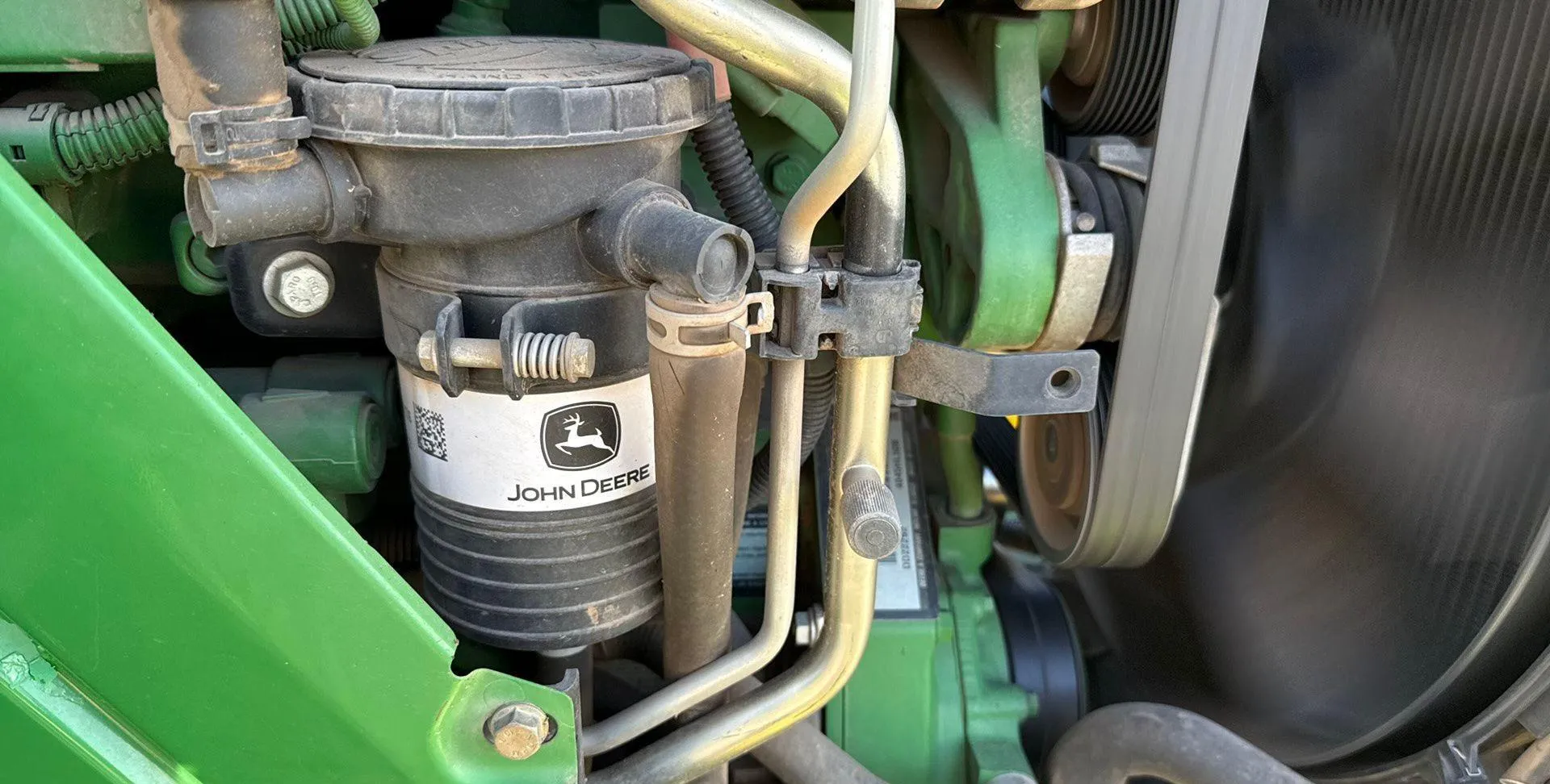 2016 John Deere 6110M MFWD