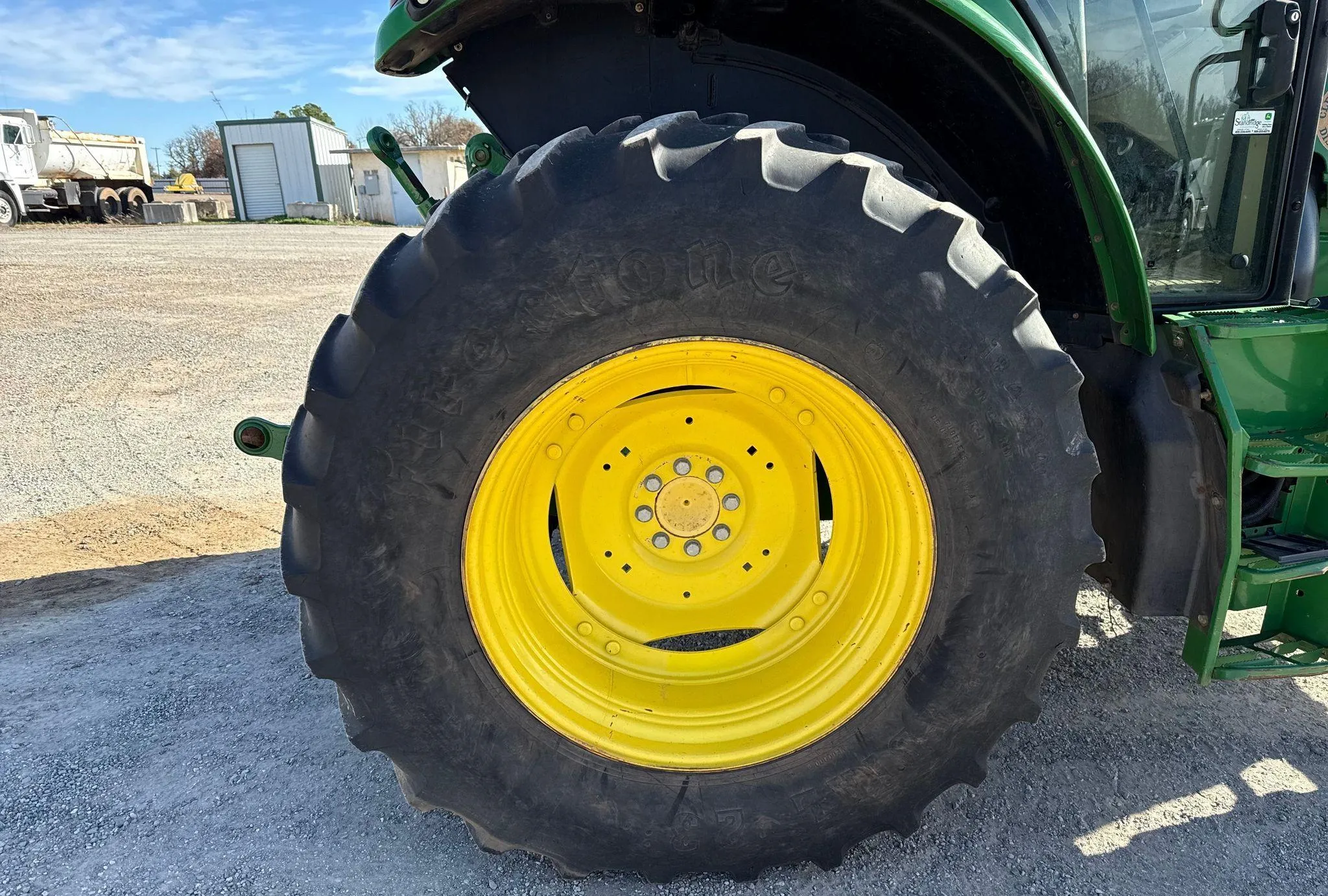 2016 John Deere 6110M MFWD