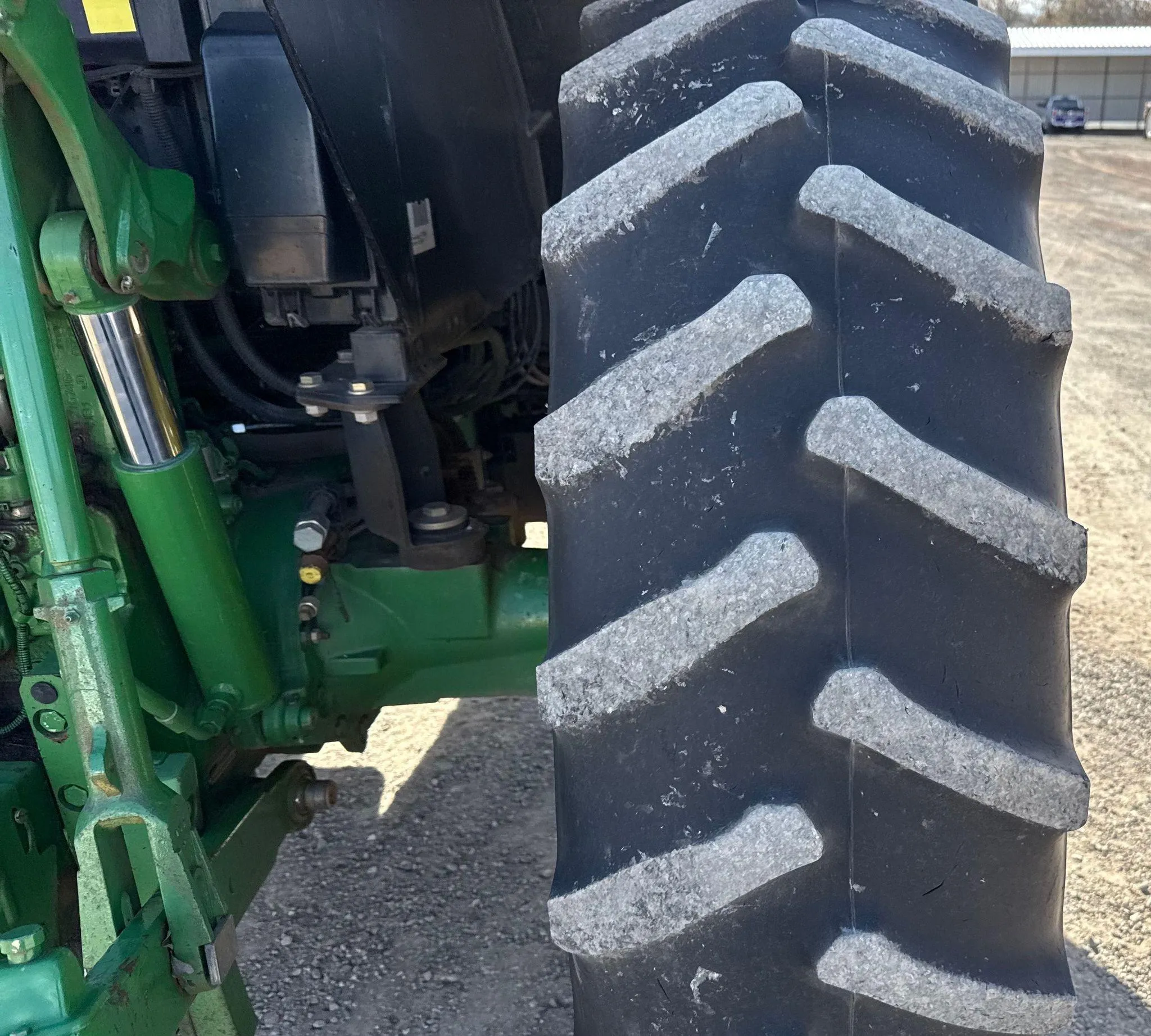 2016 John Deere 6110M MFWD