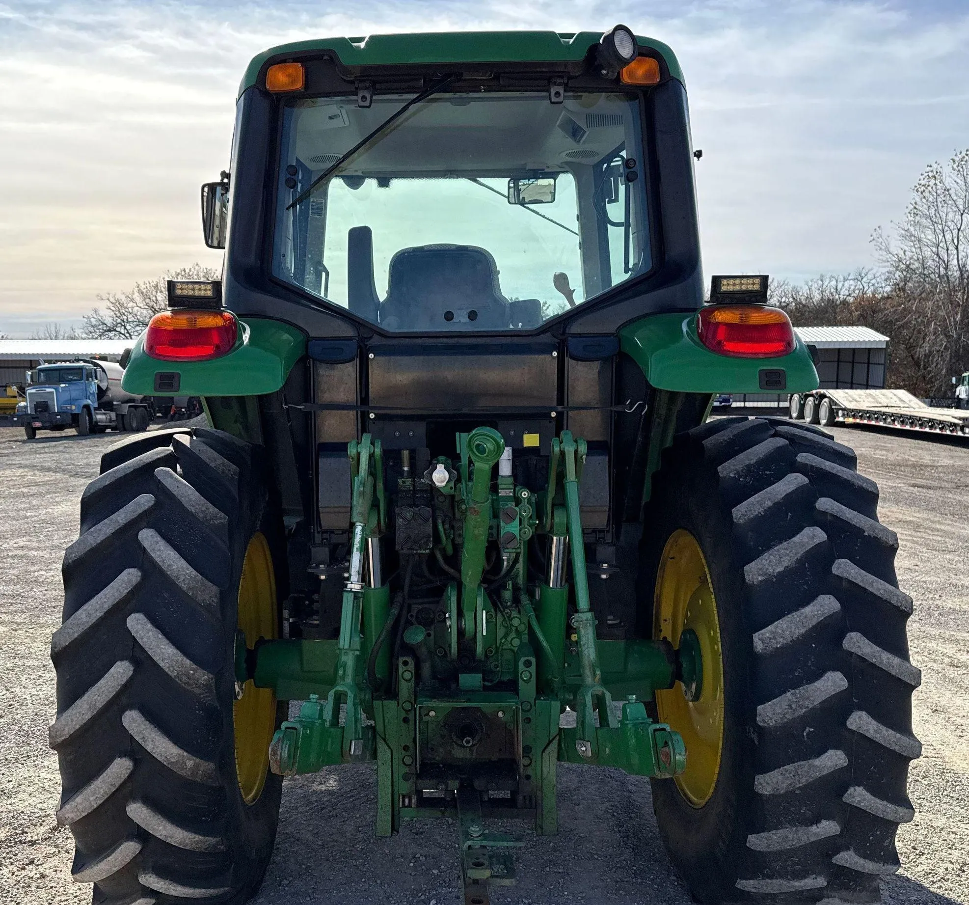 2016 John Deere 6110M MFWD