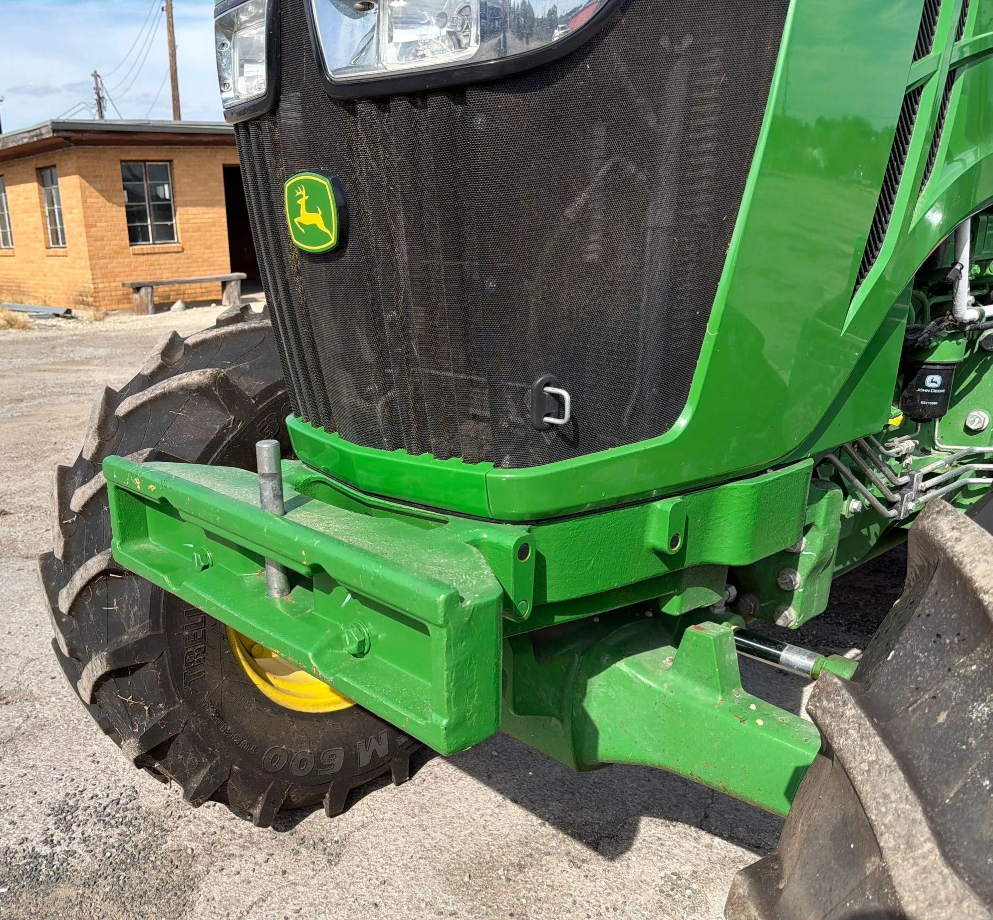 2022 John Deere 6105E MFWD