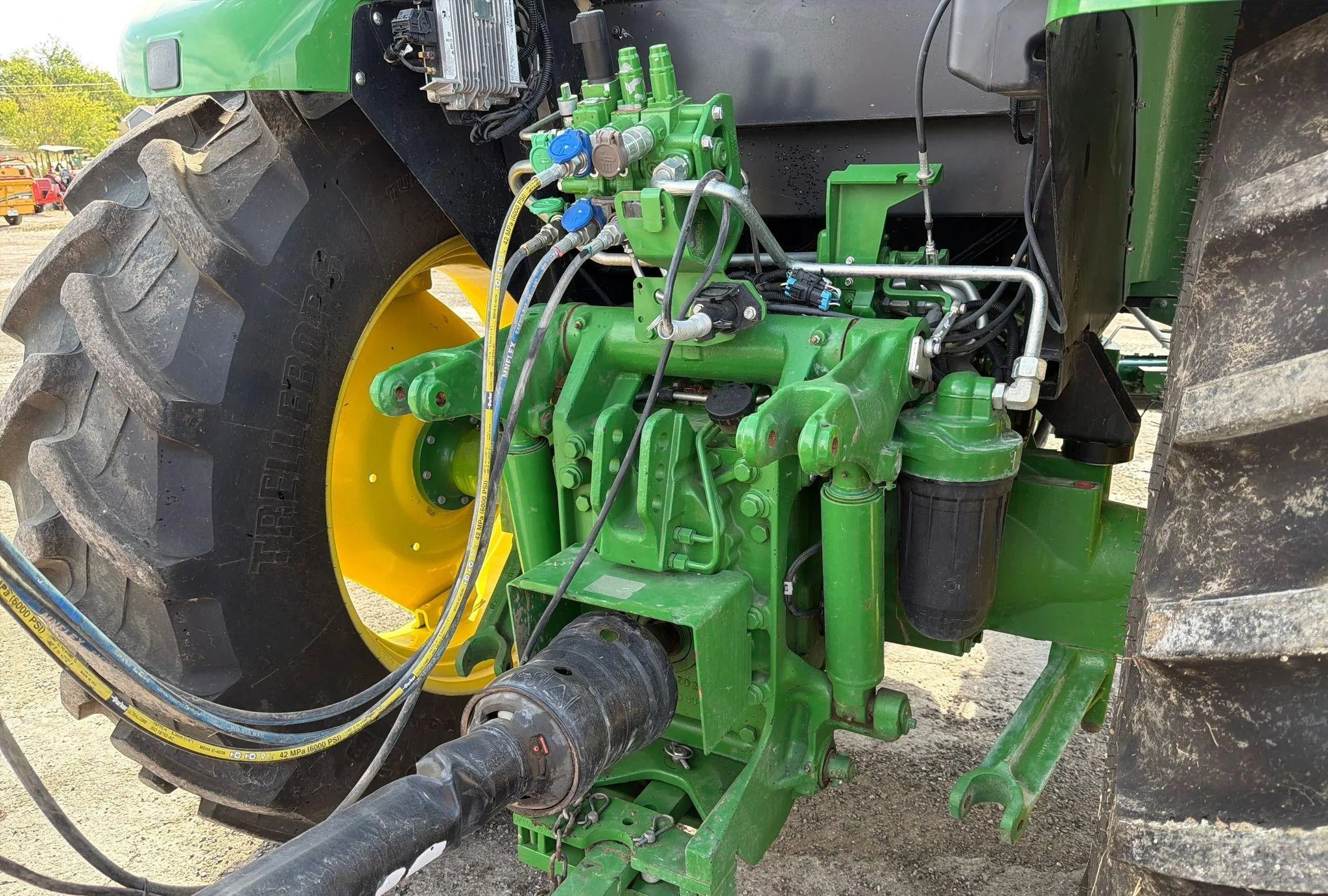2022 John Deere 6105E MFWD