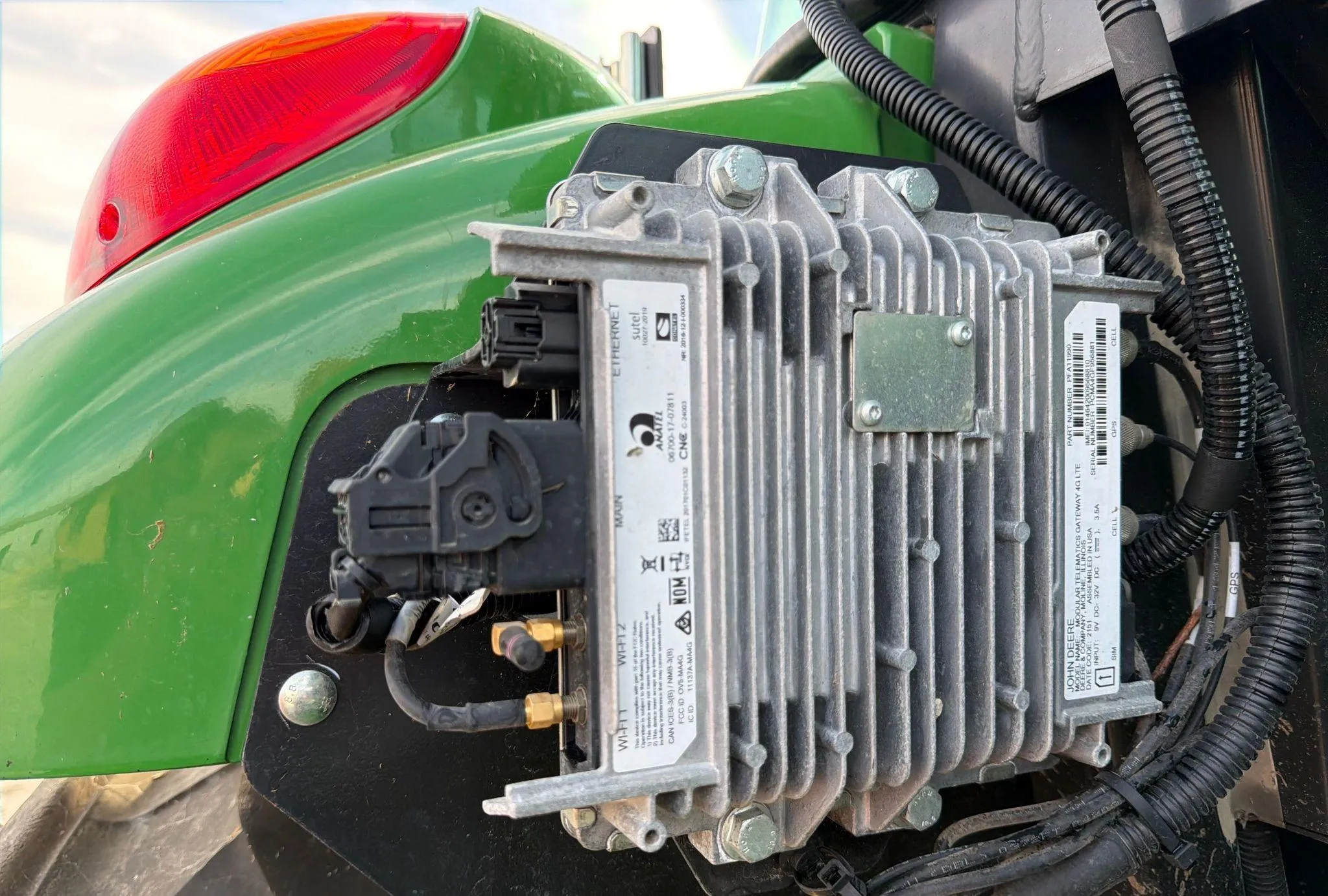 2022 John Deere 6105E MFWD