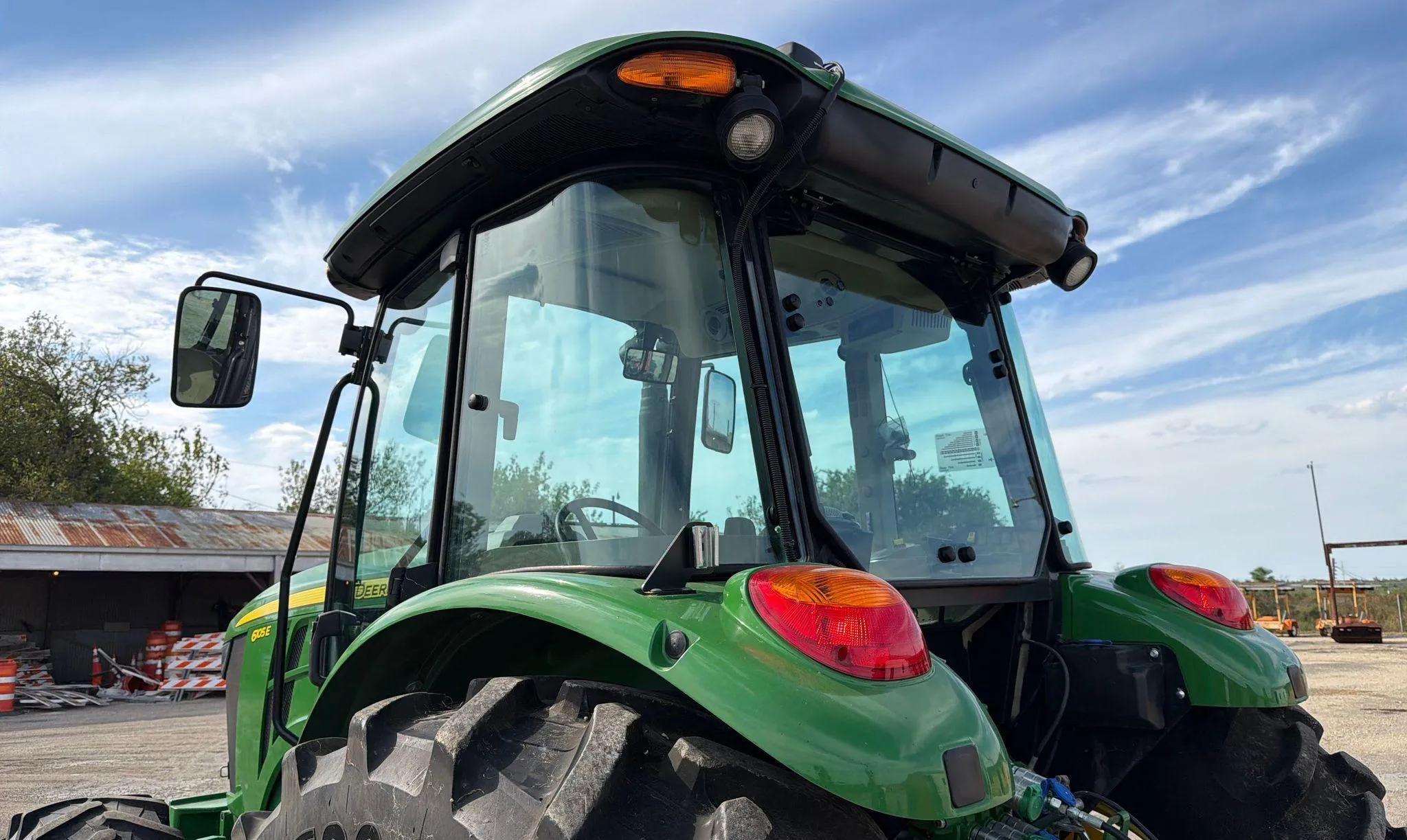 2022 John Deere 6105E MFWD